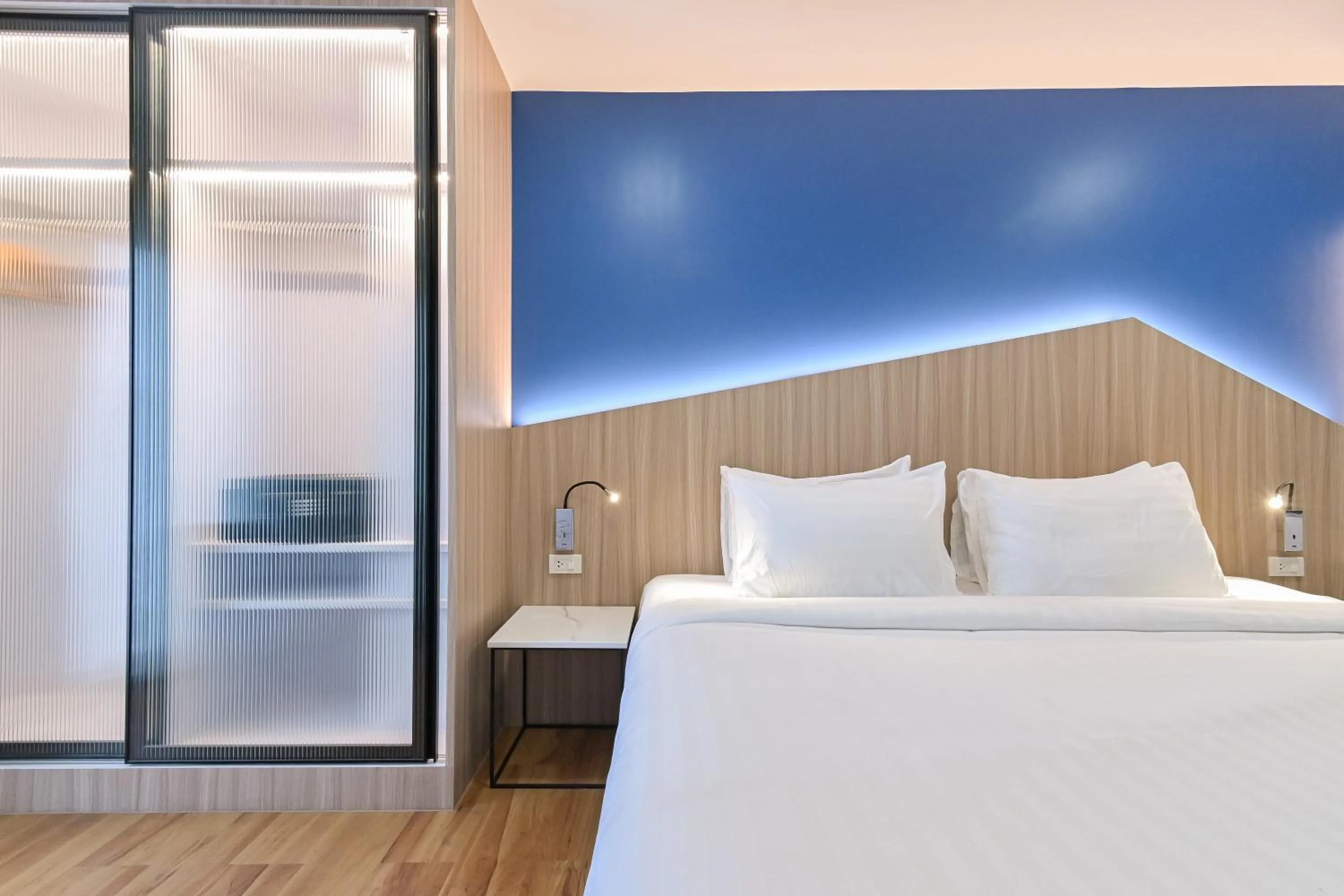 Bedroom, Bed in Shewin de Bangkok