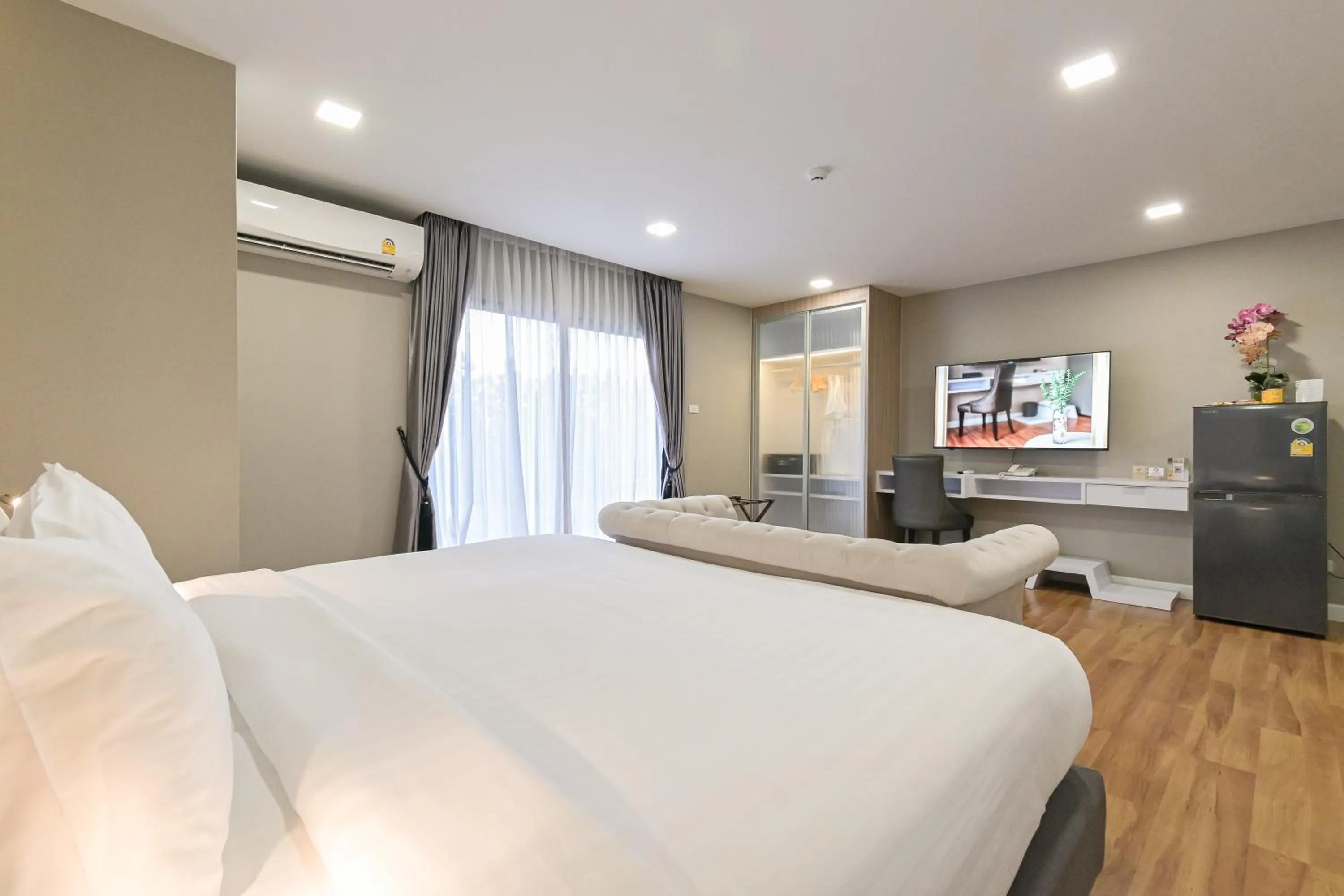 Bedroom, Bed in Shewin de Bangkok