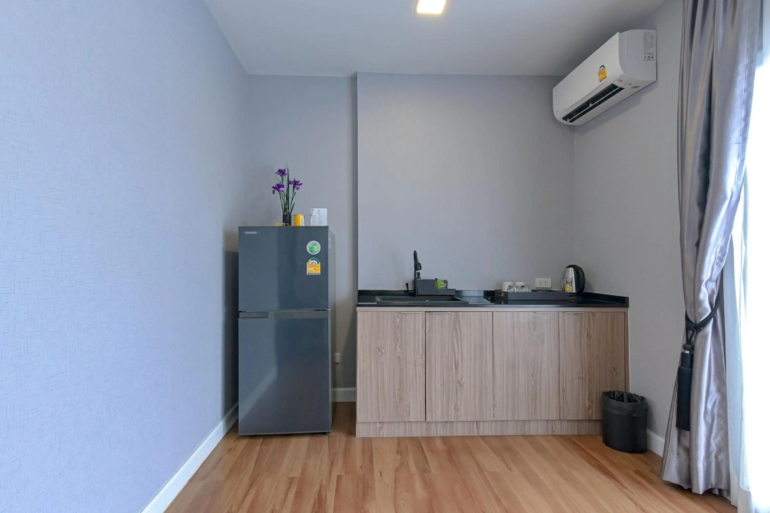 Kitchen or kitchenette in Shewin de Bangkok