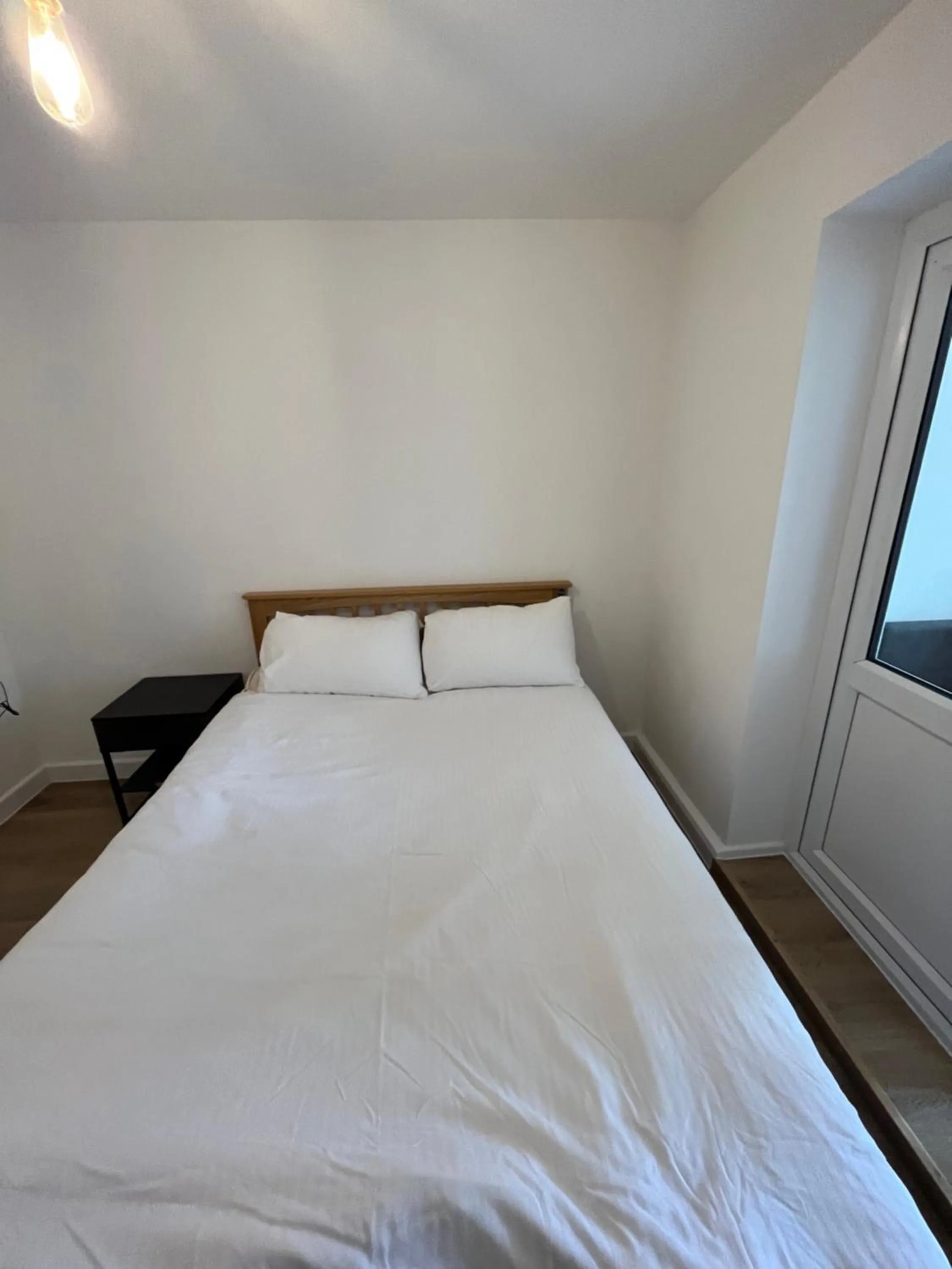 1BD Flat with Patio - 5 min to London City Airport