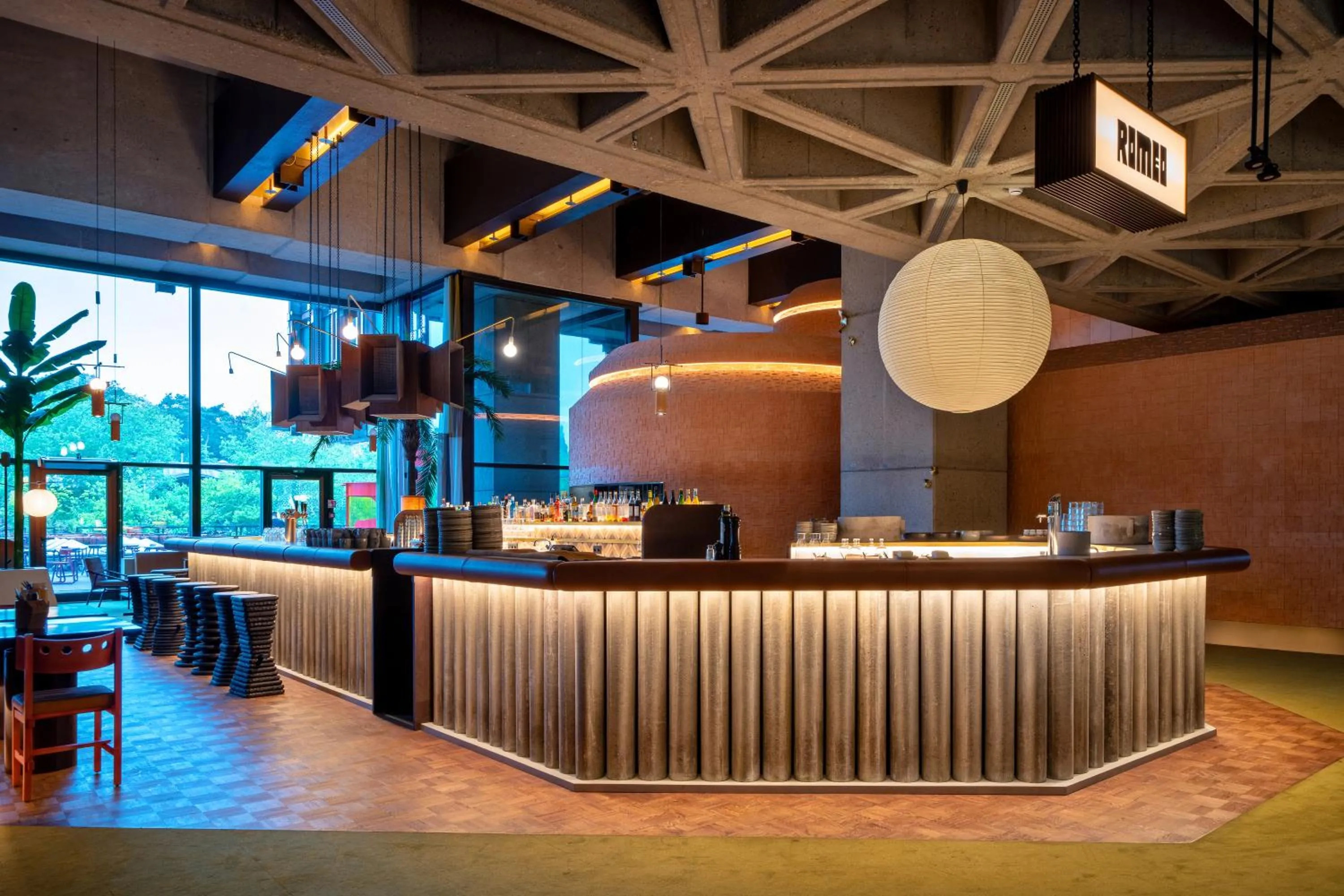 Lounge or bar in Mix Brussels --Gym & Wellness for adults only--