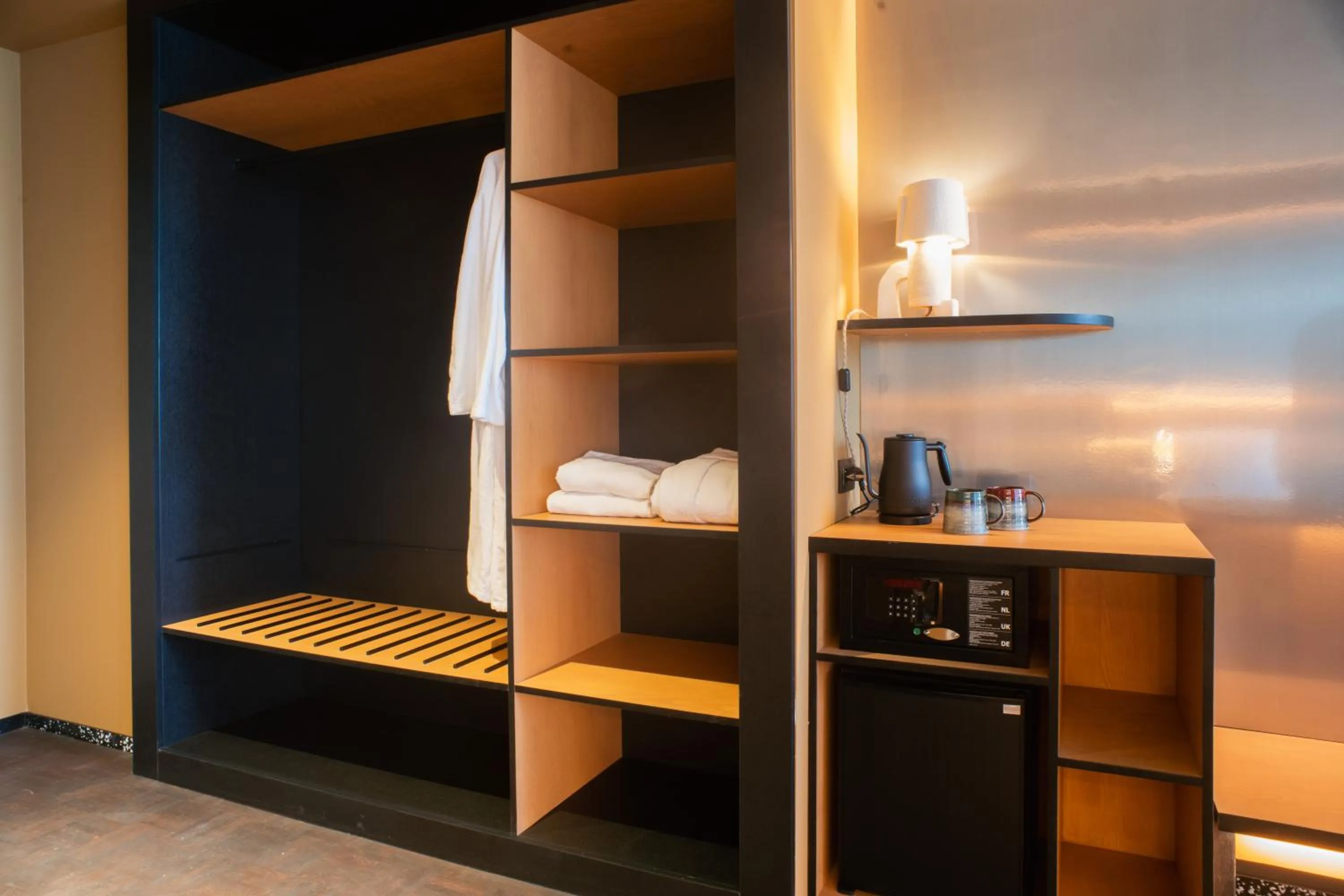 Coffee/tea facilities, Bed in Mix Brussels --Gym & Wellness for adults only--