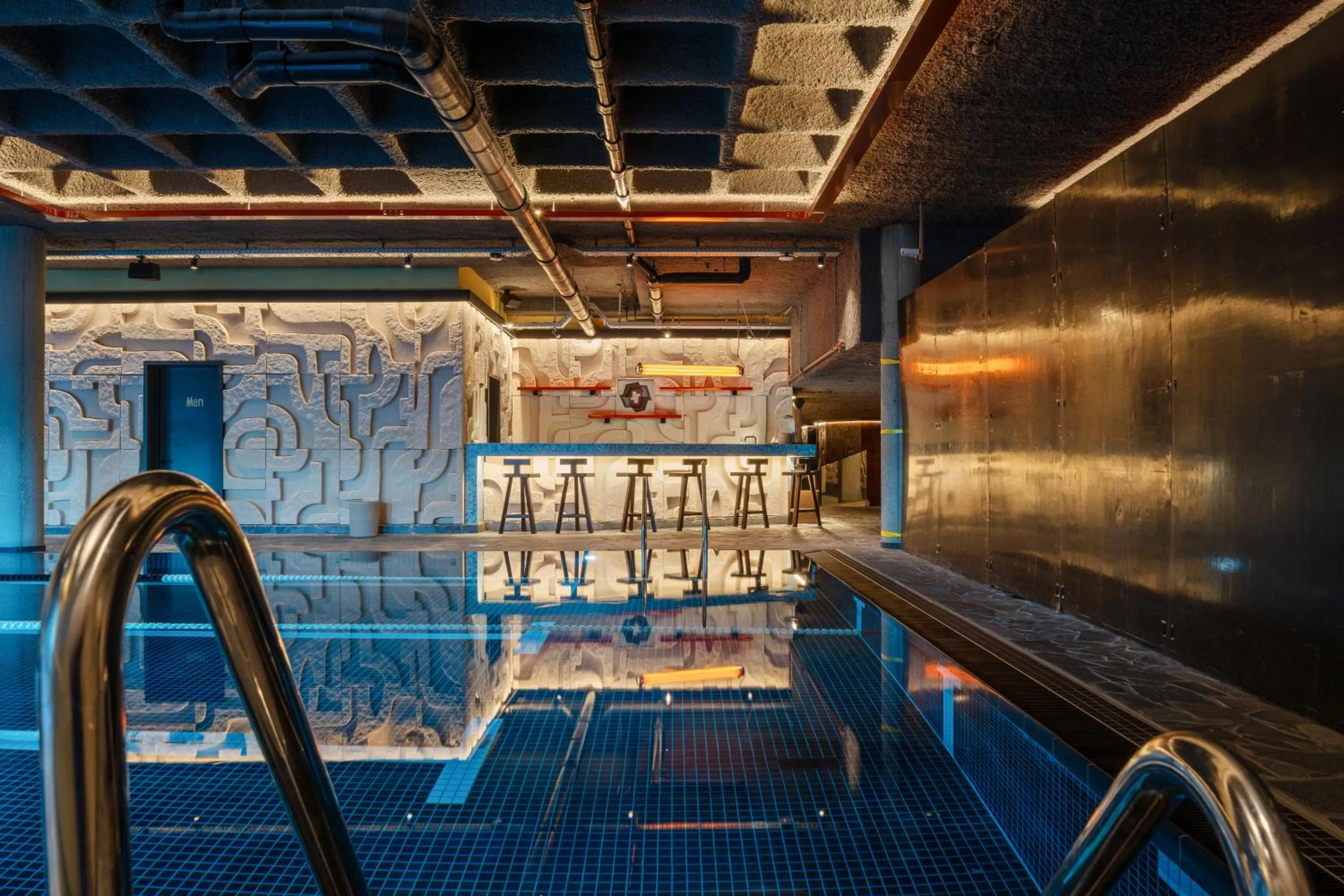 Lounge or bar in Mix Brussels --Gym & Wellness for adults only--