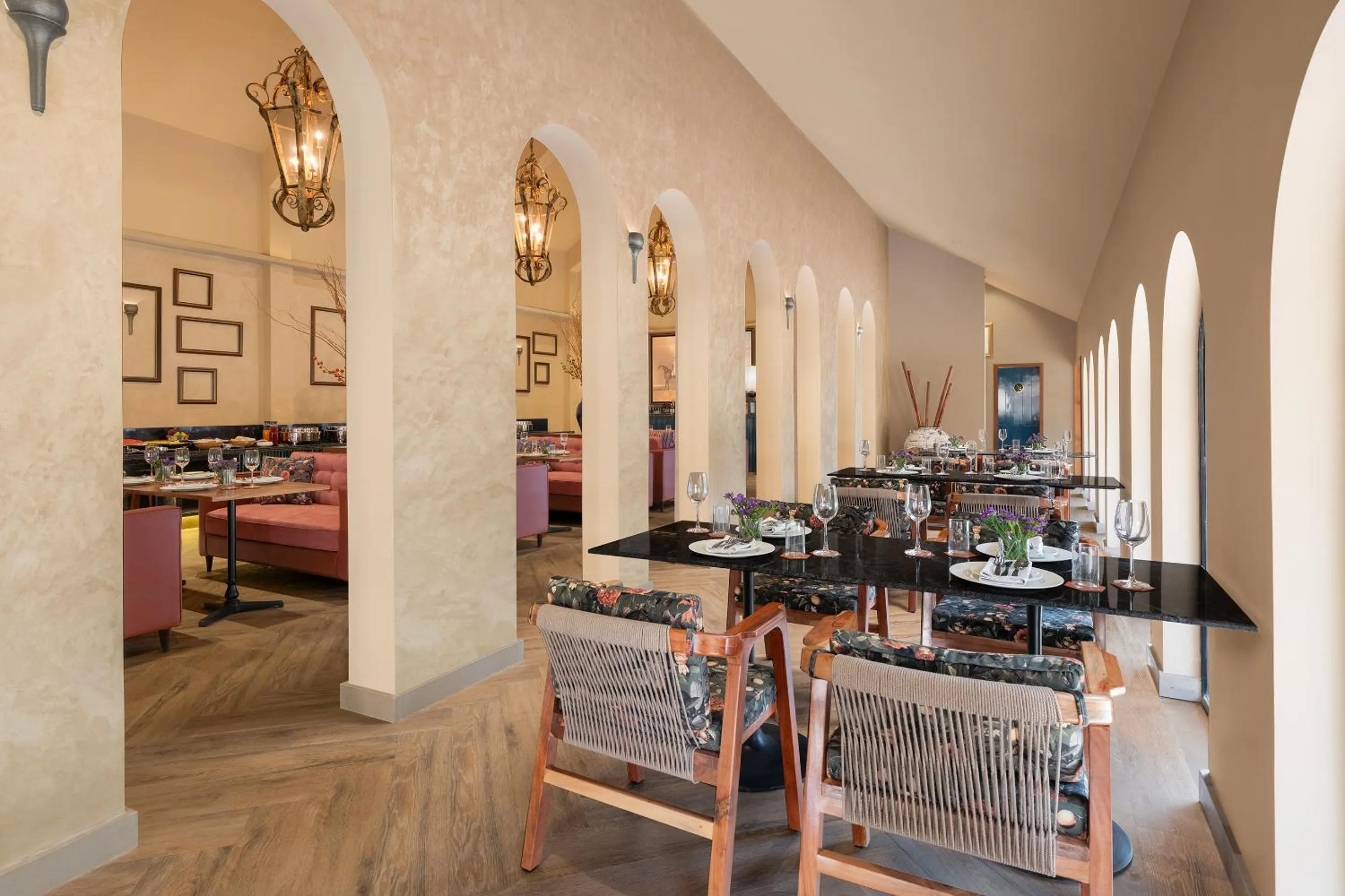 Restaurant/places to eat in Modi Estate, Meerut - AM Hotel Kollection