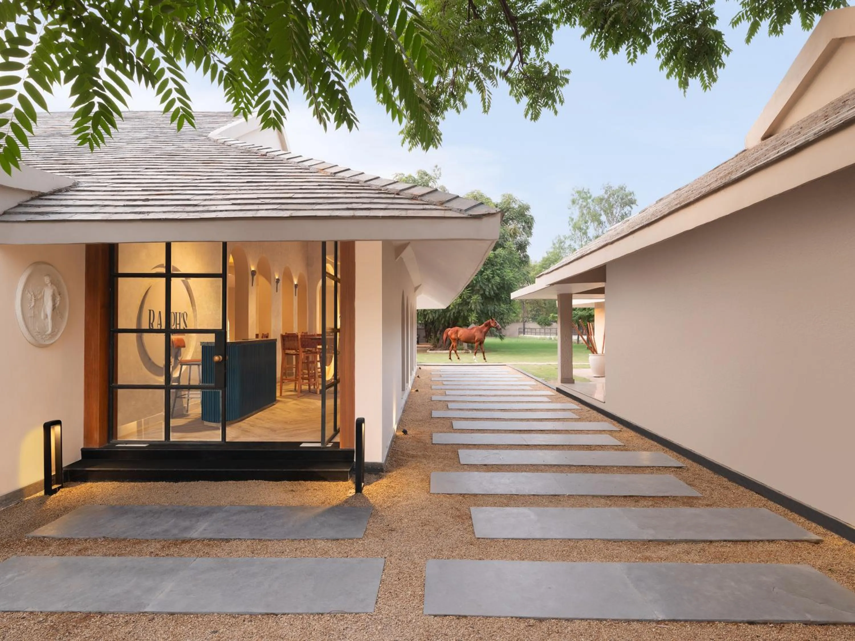 Restaurant/places to eat in Modi Estate, Meerut - AM Hotel Kollection