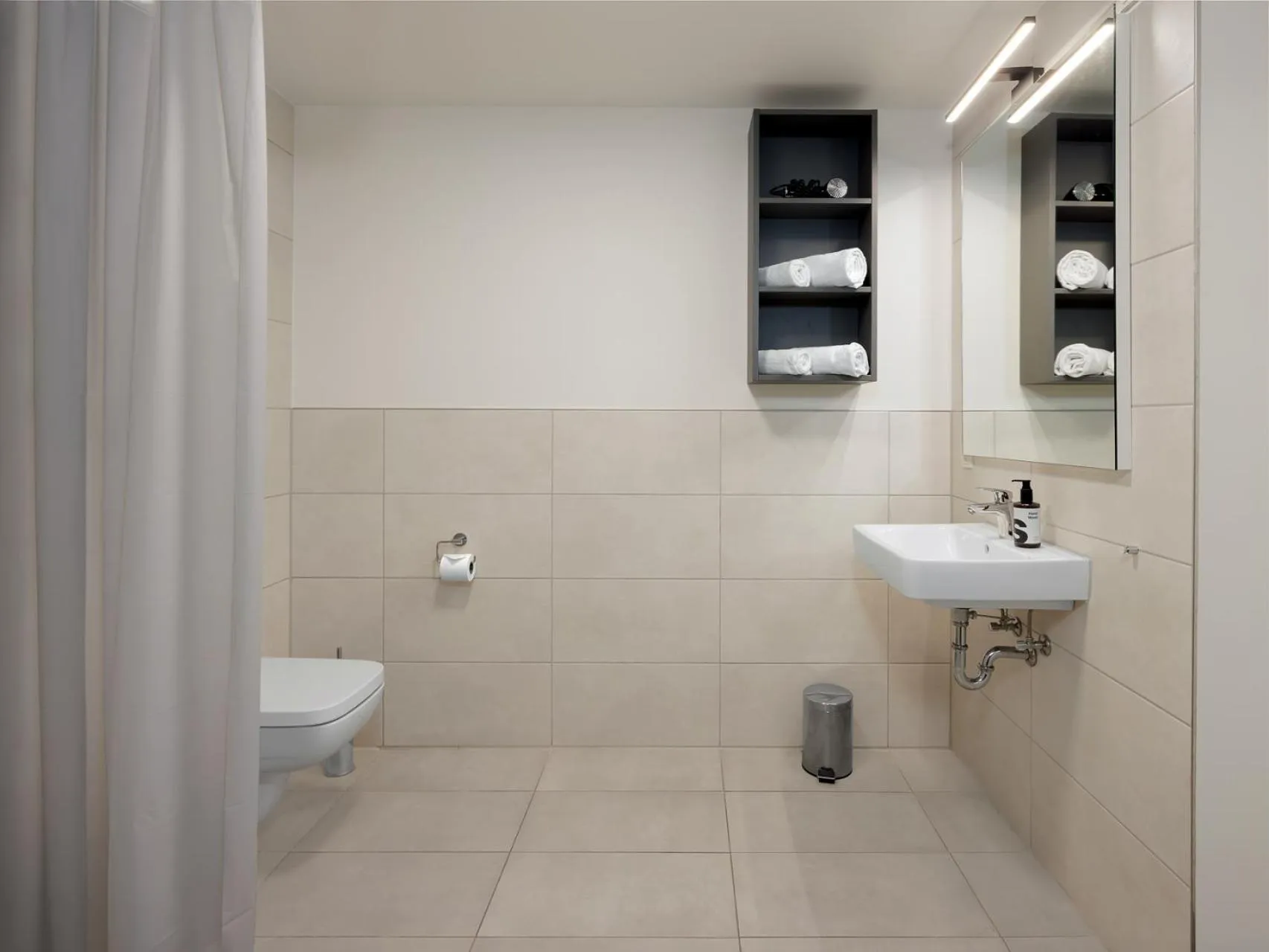 Shower in smartments Frankfurt City-Ost