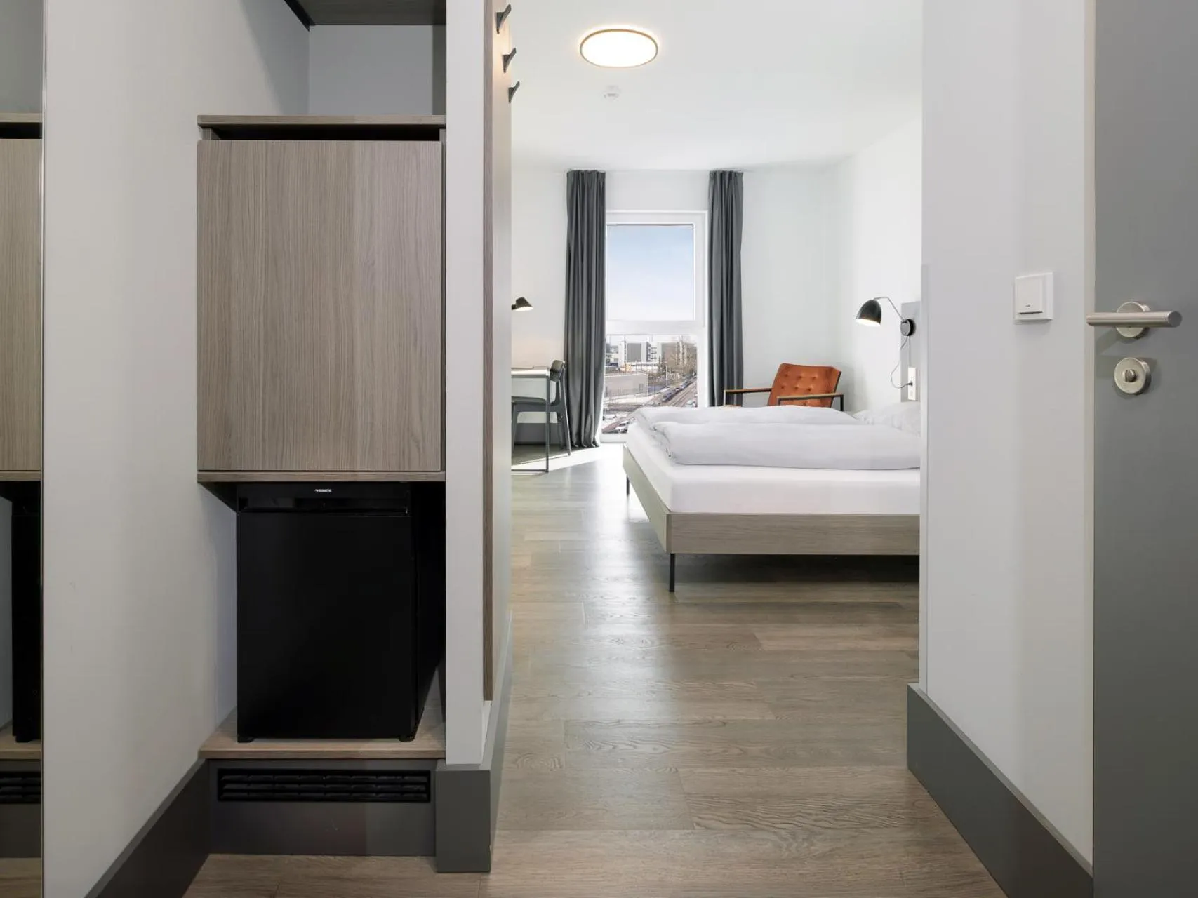 Photo of the whole room, Bed in smartments Frankfurt City-Ost