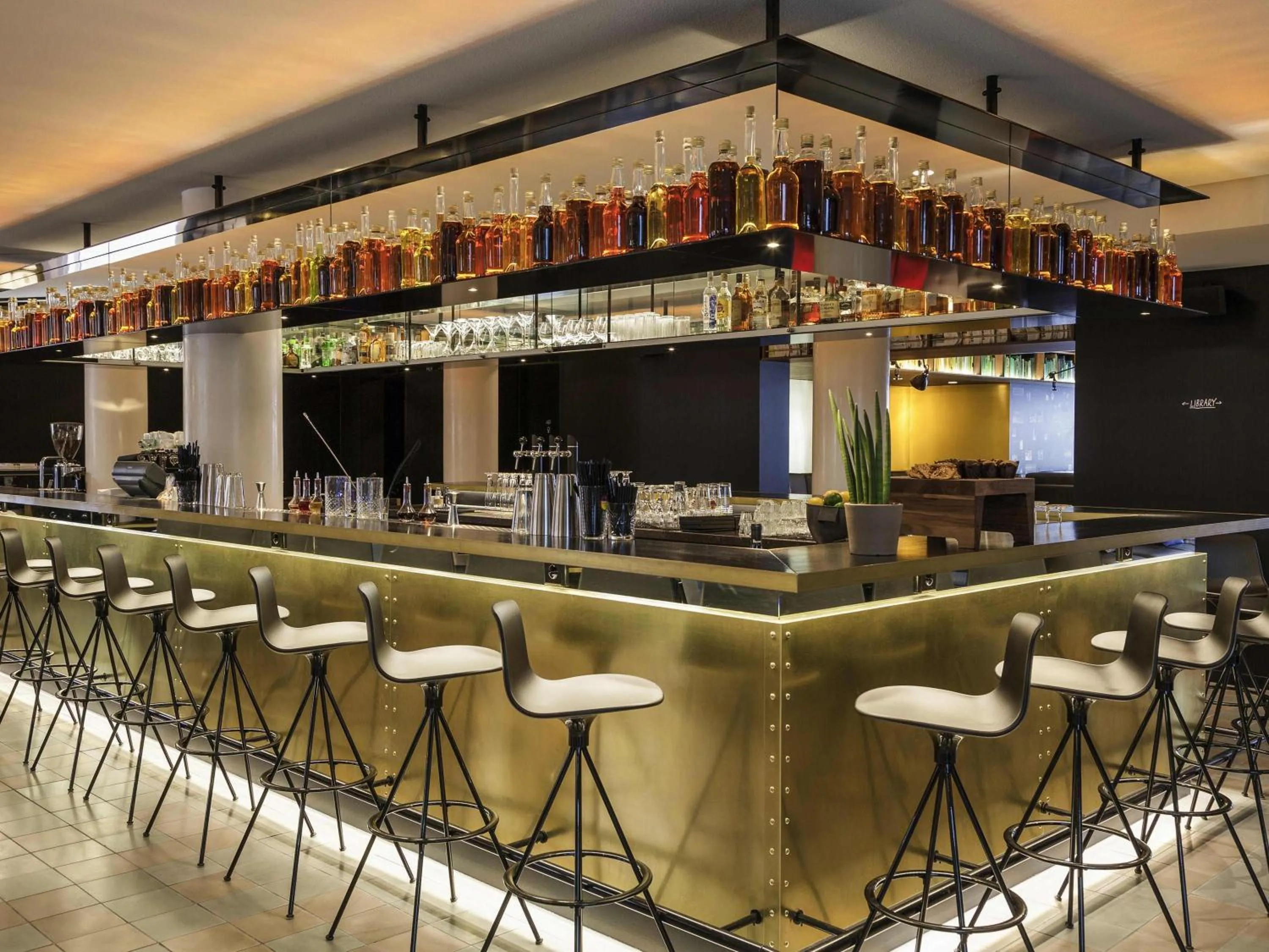 Lounge or bar in INK Hotel Amsterdam - MGallery Collection