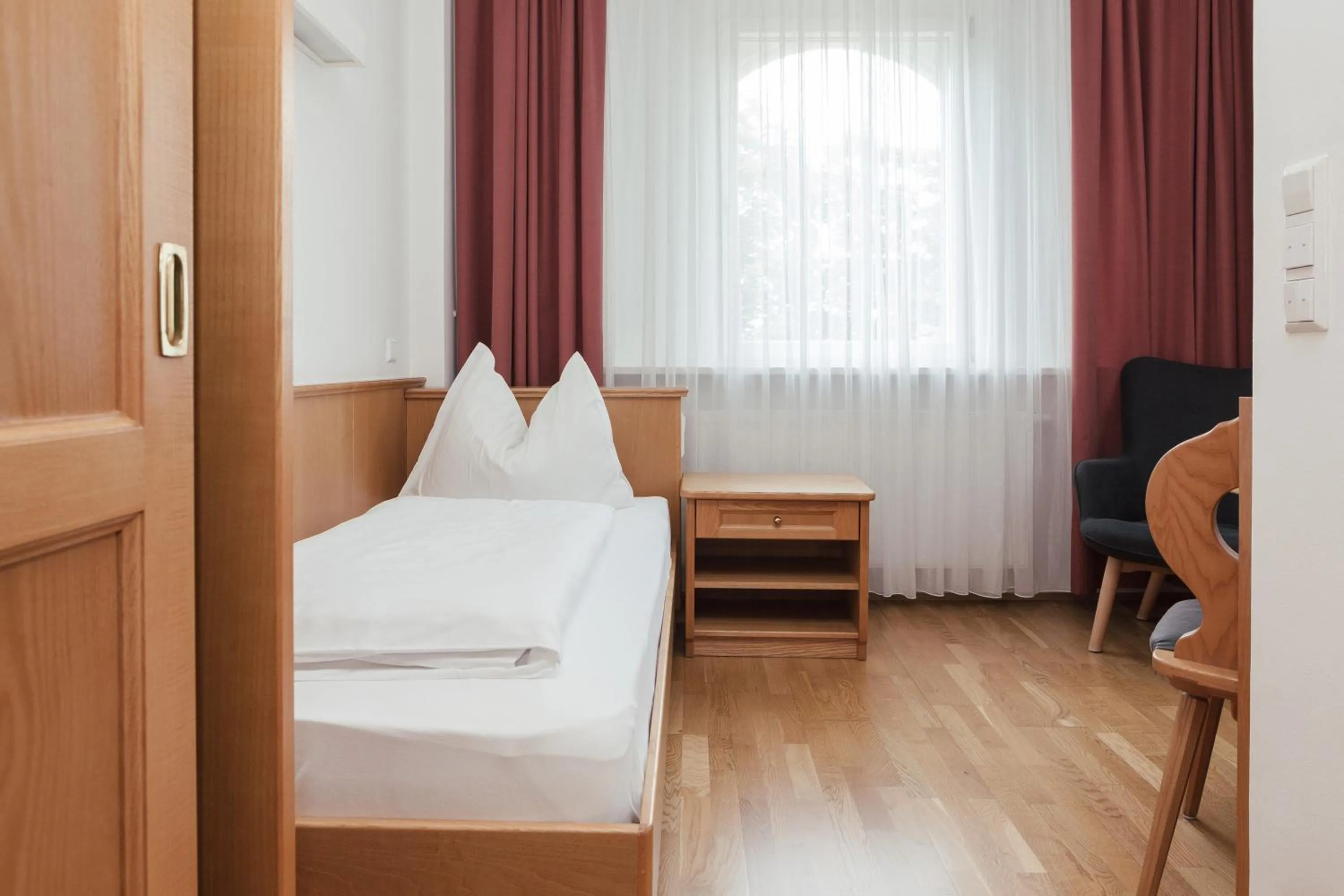 Bedroom, Bed in Gästehaus Salvatorianerinnen