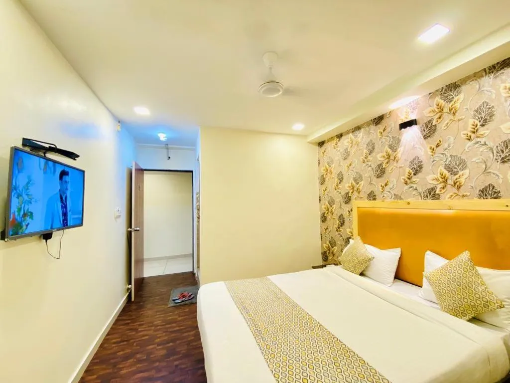 Bed in Hotel Alexa - Satellite Prahladnagar, Ahmedabad