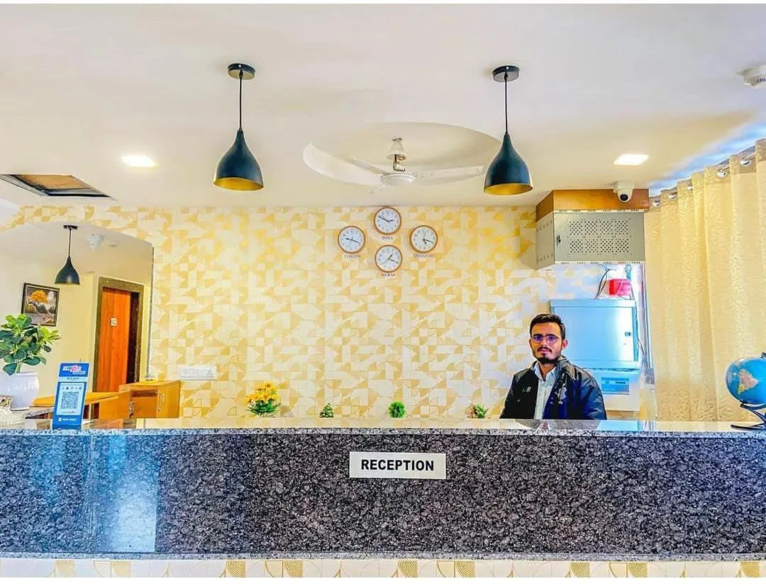 Lobby or reception in Hotel Alexa - Satellite Prahladnagar, Ahmedabad