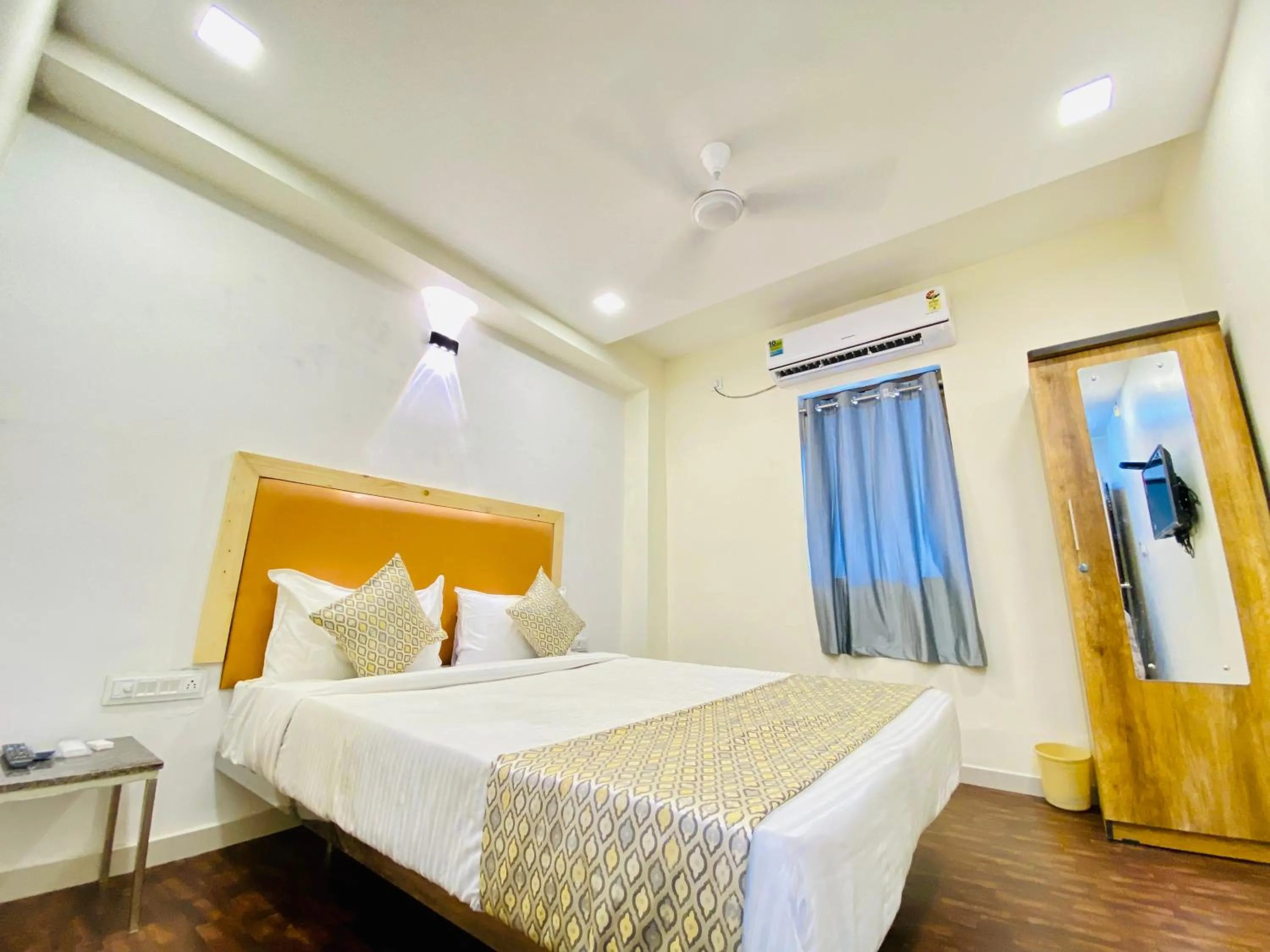 Bed in Hotel Alexa - Satellite Prahladnagar, Ahmedabad