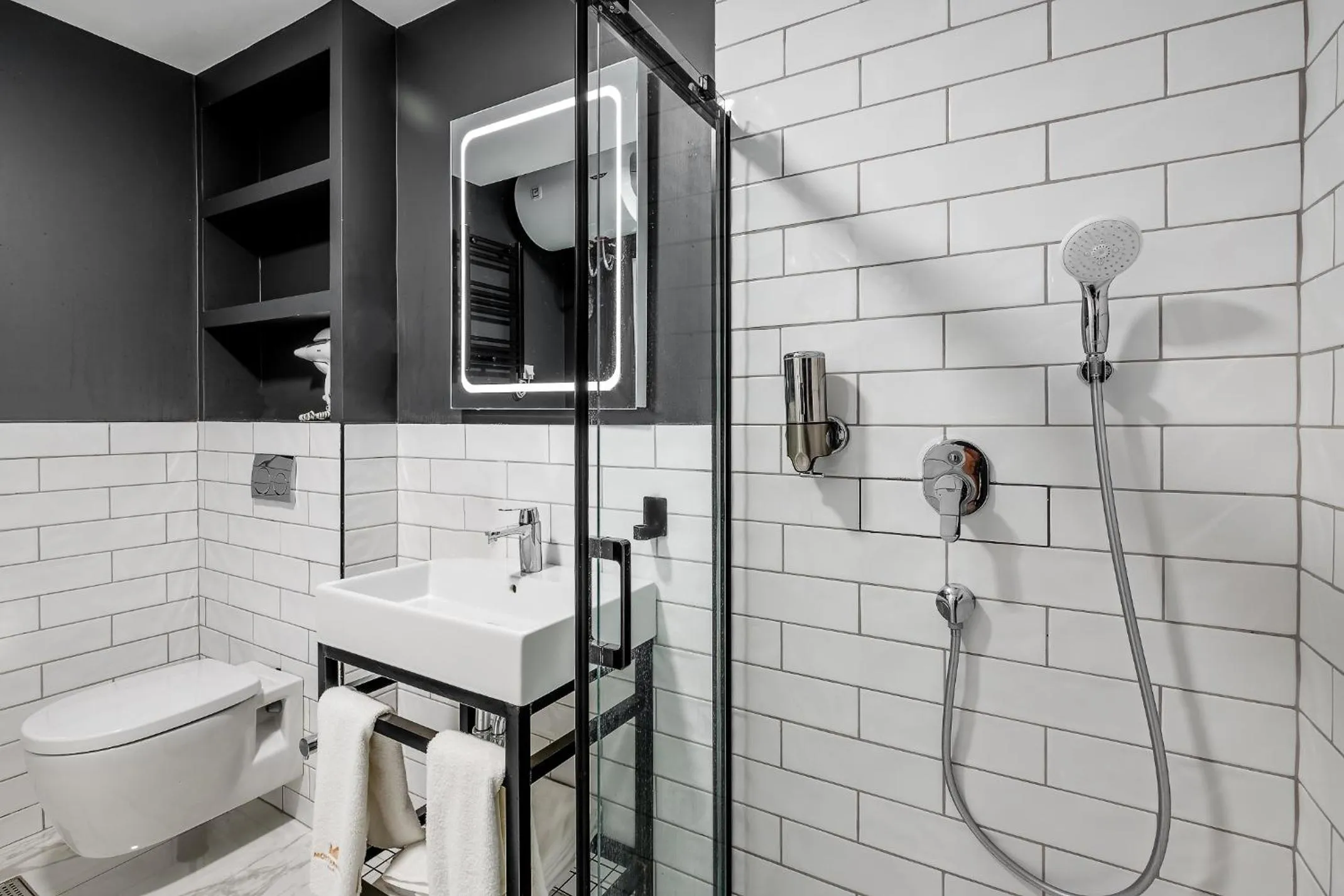 Bathroom in Montenegro Lodge