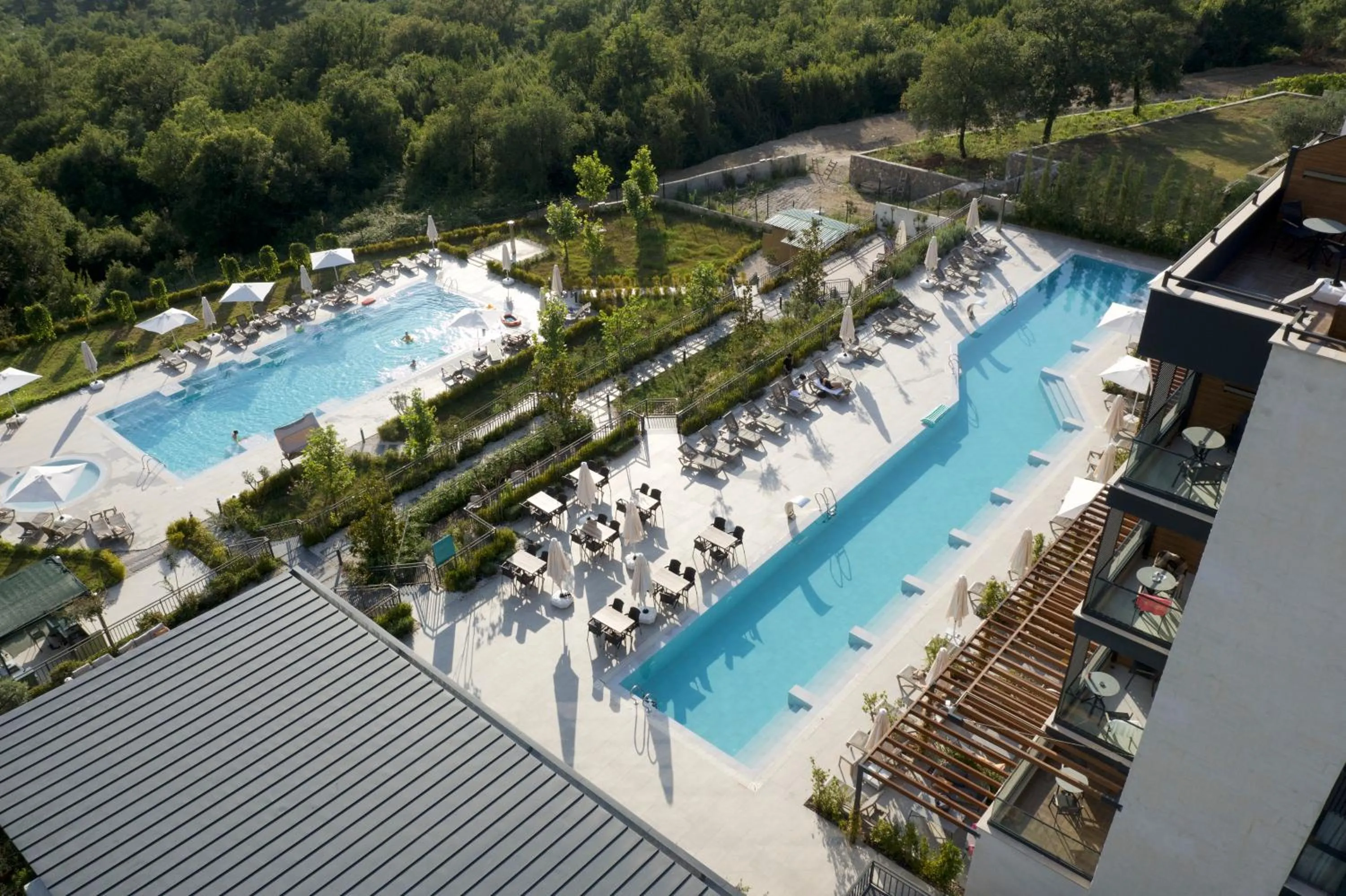 Swimming pool in Montenegro Lodge