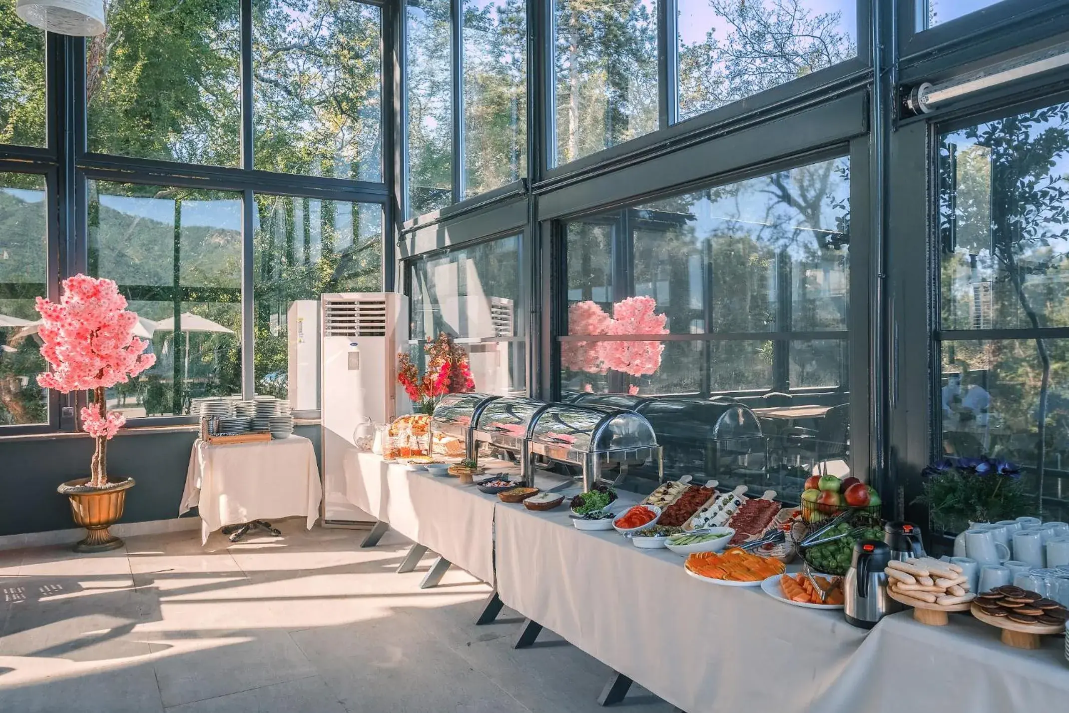 Breakfast in Montenegro Lodge Breakfast in Montenegro Lodge