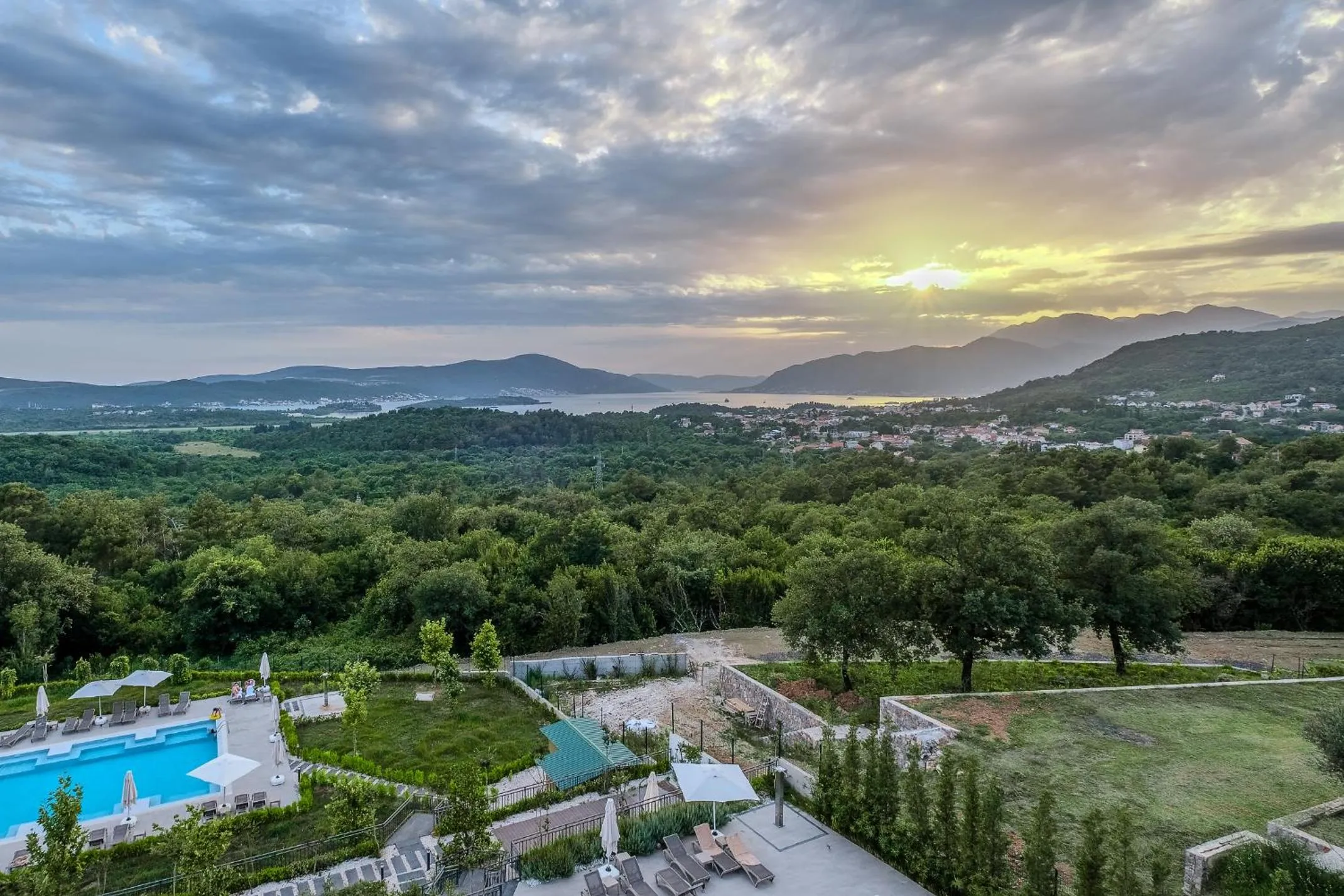 Day in Montenegro Lodge