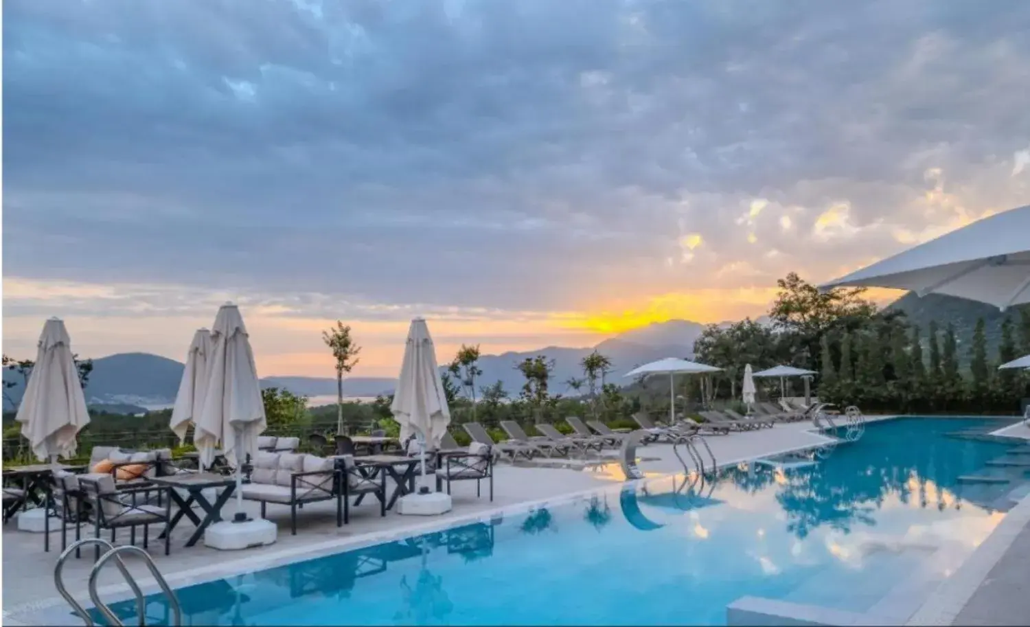 Double Room With Seaview - Direct Access to Pool in Montenegro Lodge Double Room With Seaview - Direct Access to Pool in Montenegro Lodge