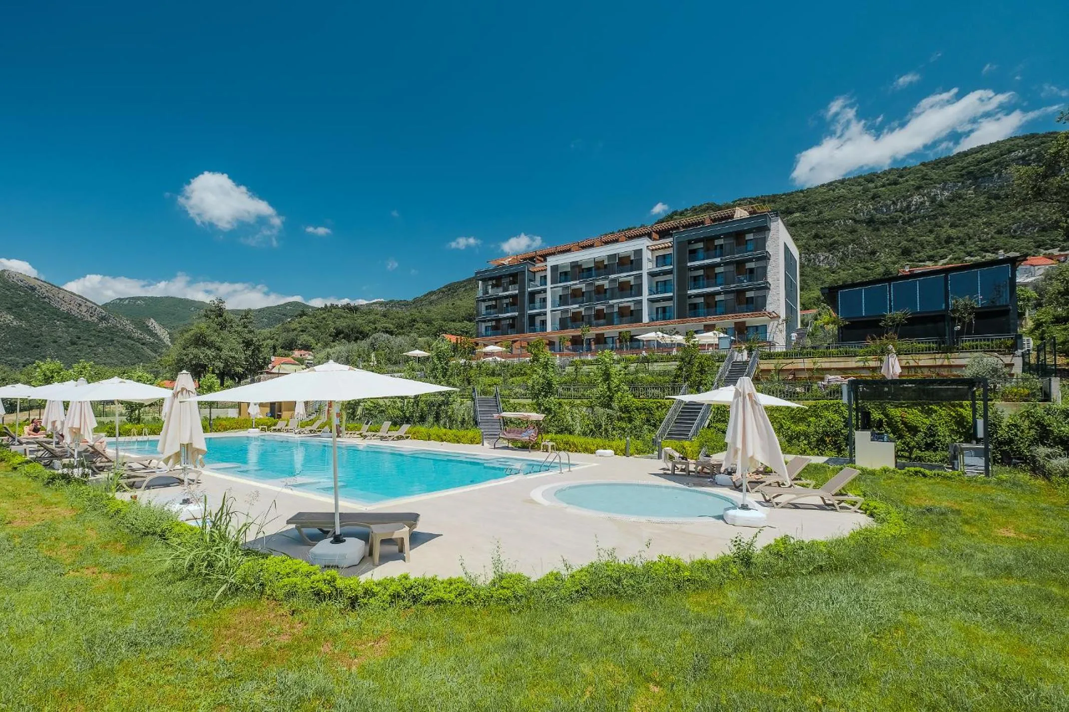 Property building in Montenegro Lodge