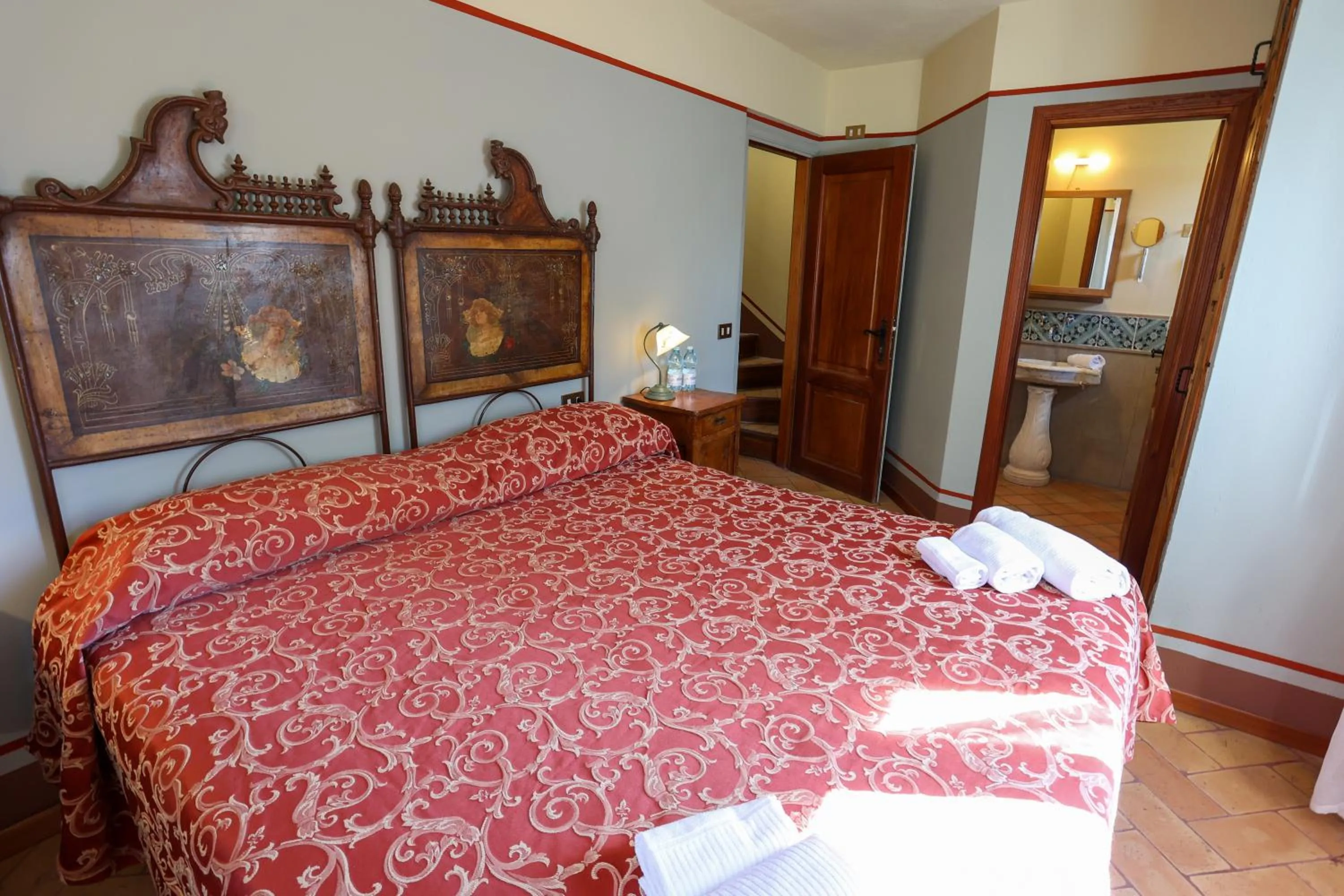 Bedroom, Bed in Albergo Diffuso Borgo Montemaggiore