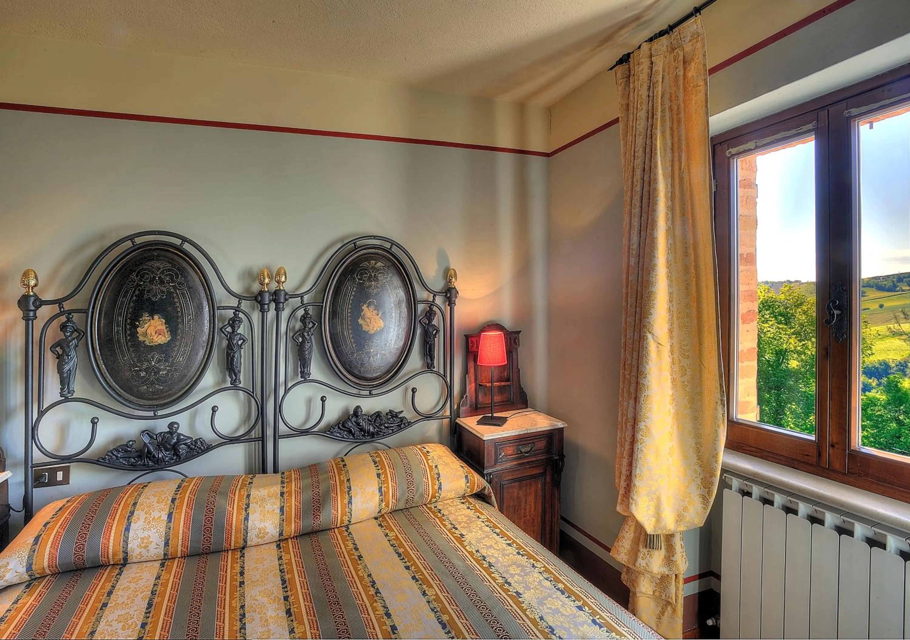 Bed in Albergo Diffuso Borgo Montemaggiore