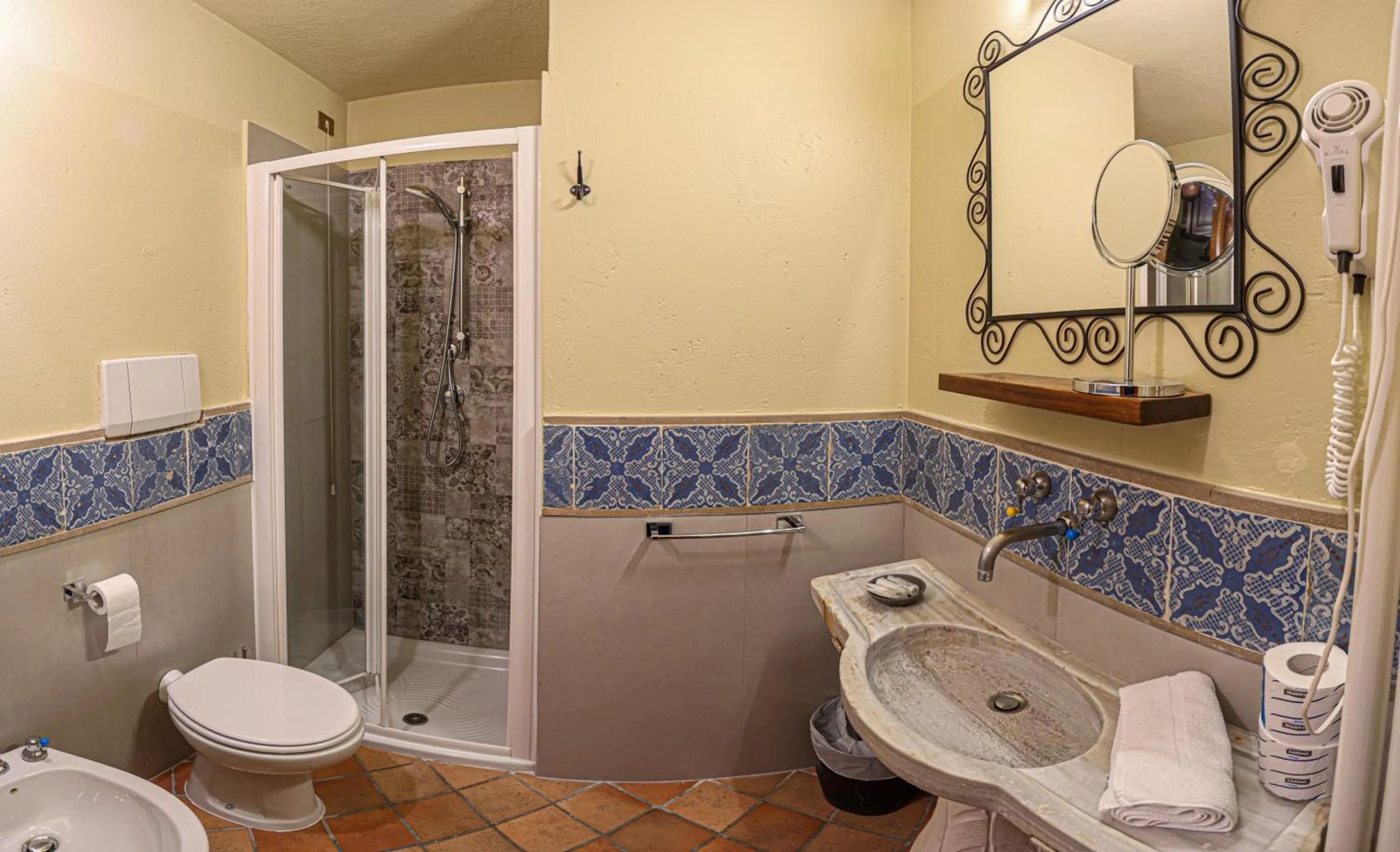 Bathroom in Albergo Diffuso Borgo Montemaggiore