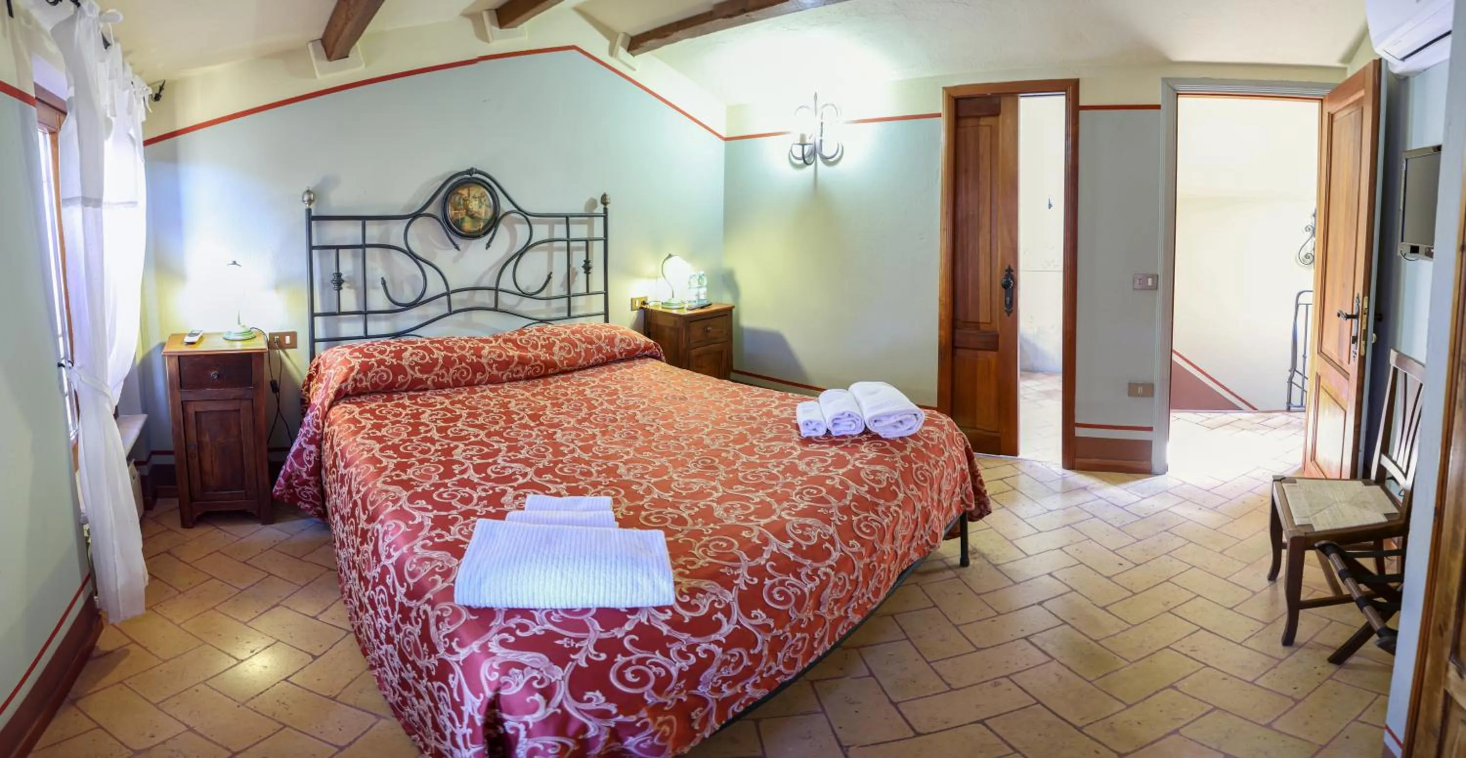Bedroom, Bed in Albergo Diffuso Borgo Montemaggiore
