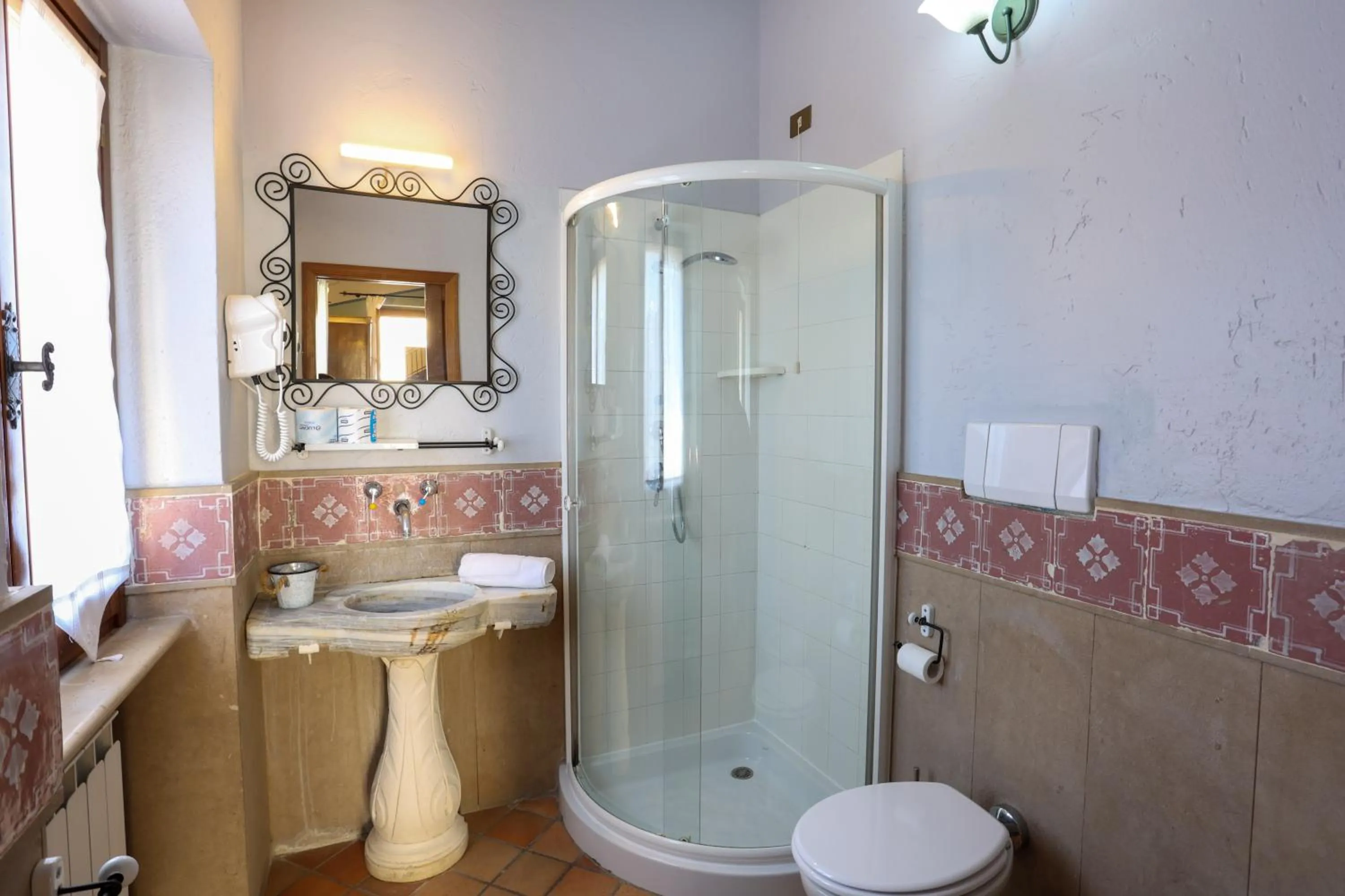 Bathroom in Albergo Diffuso Borgo Montemaggiore