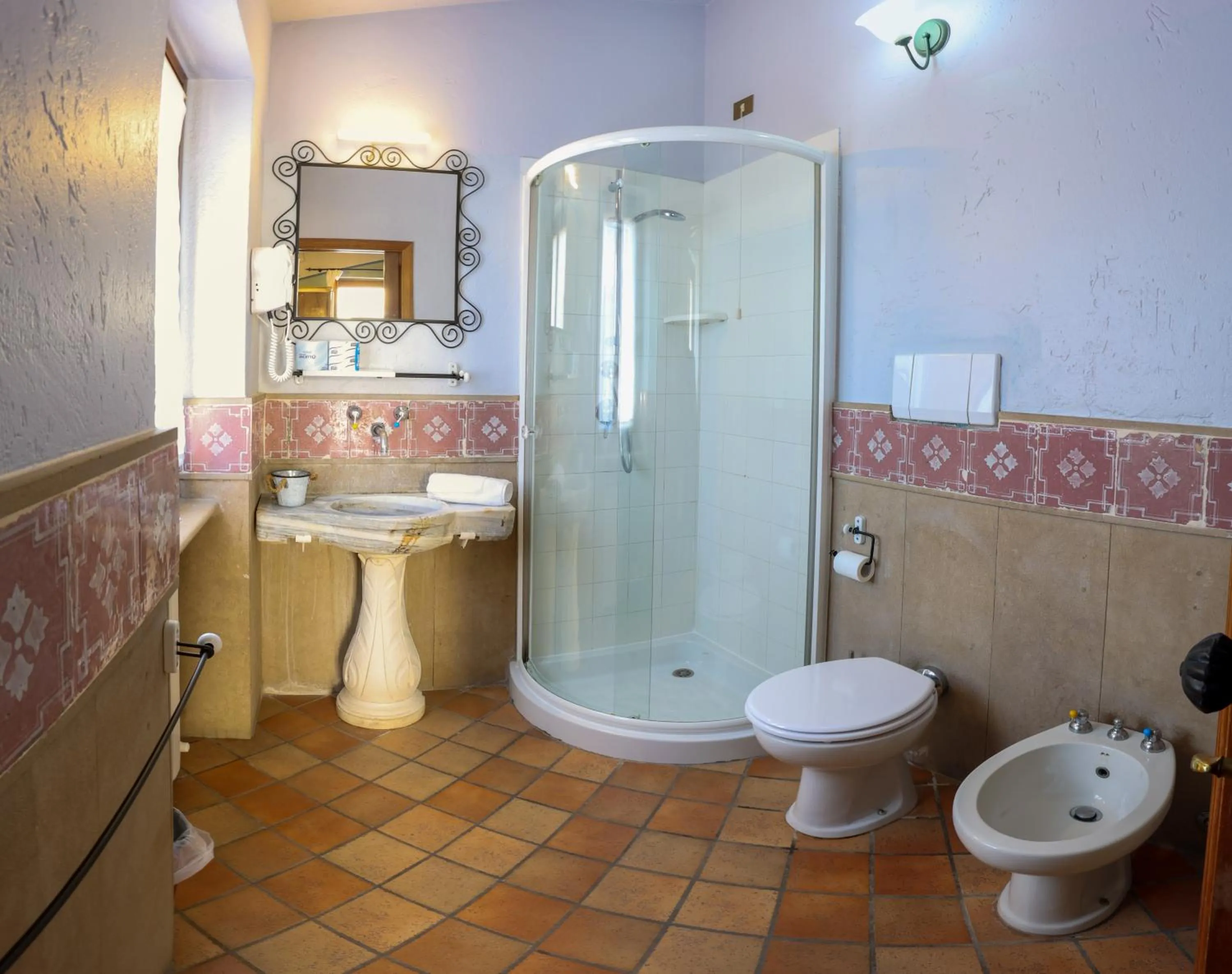Bathroom in Albergo Diffuso Borgo Montemaggiore