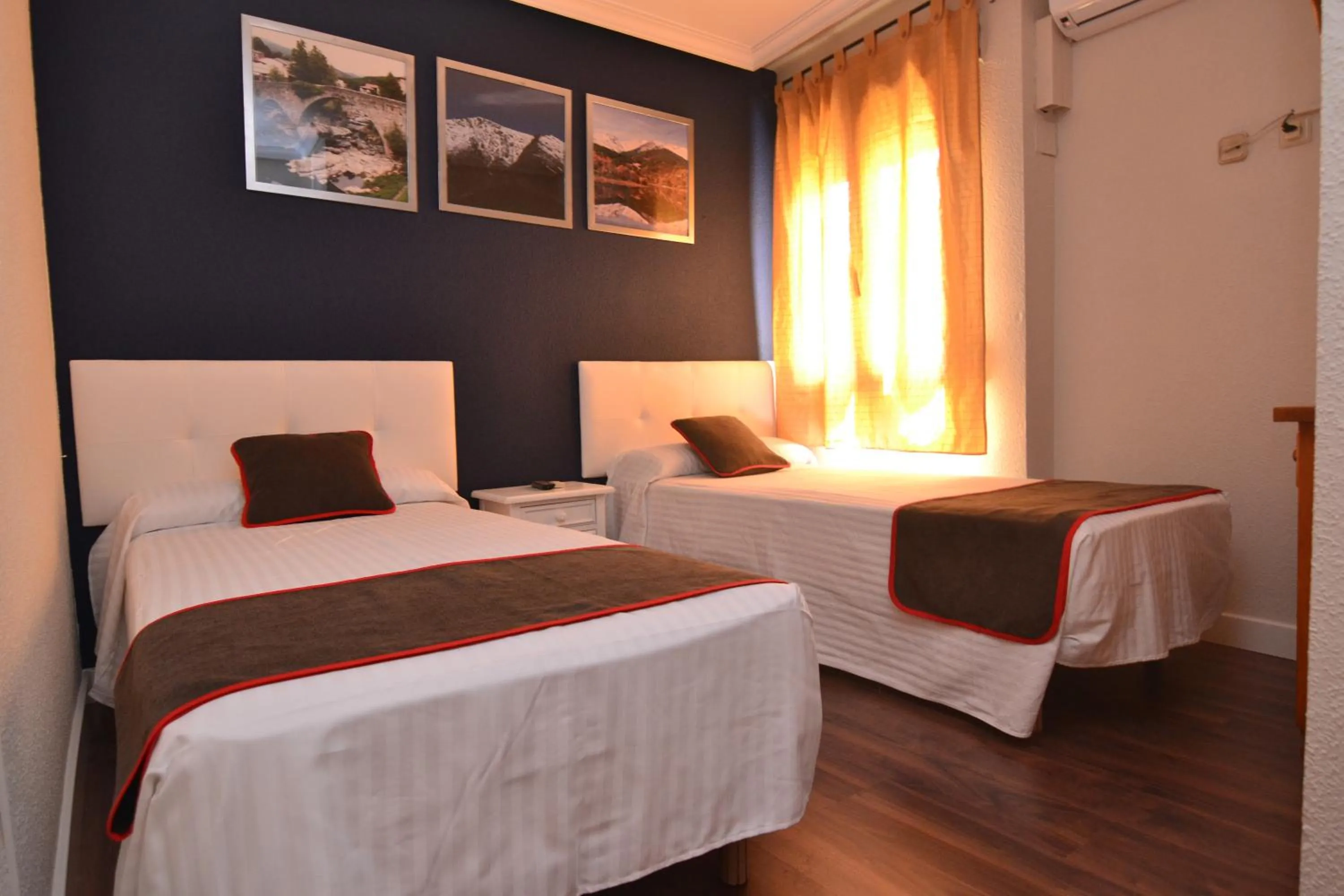 Twin Room - single occupancy in Hostería El Bodegón De Gredos