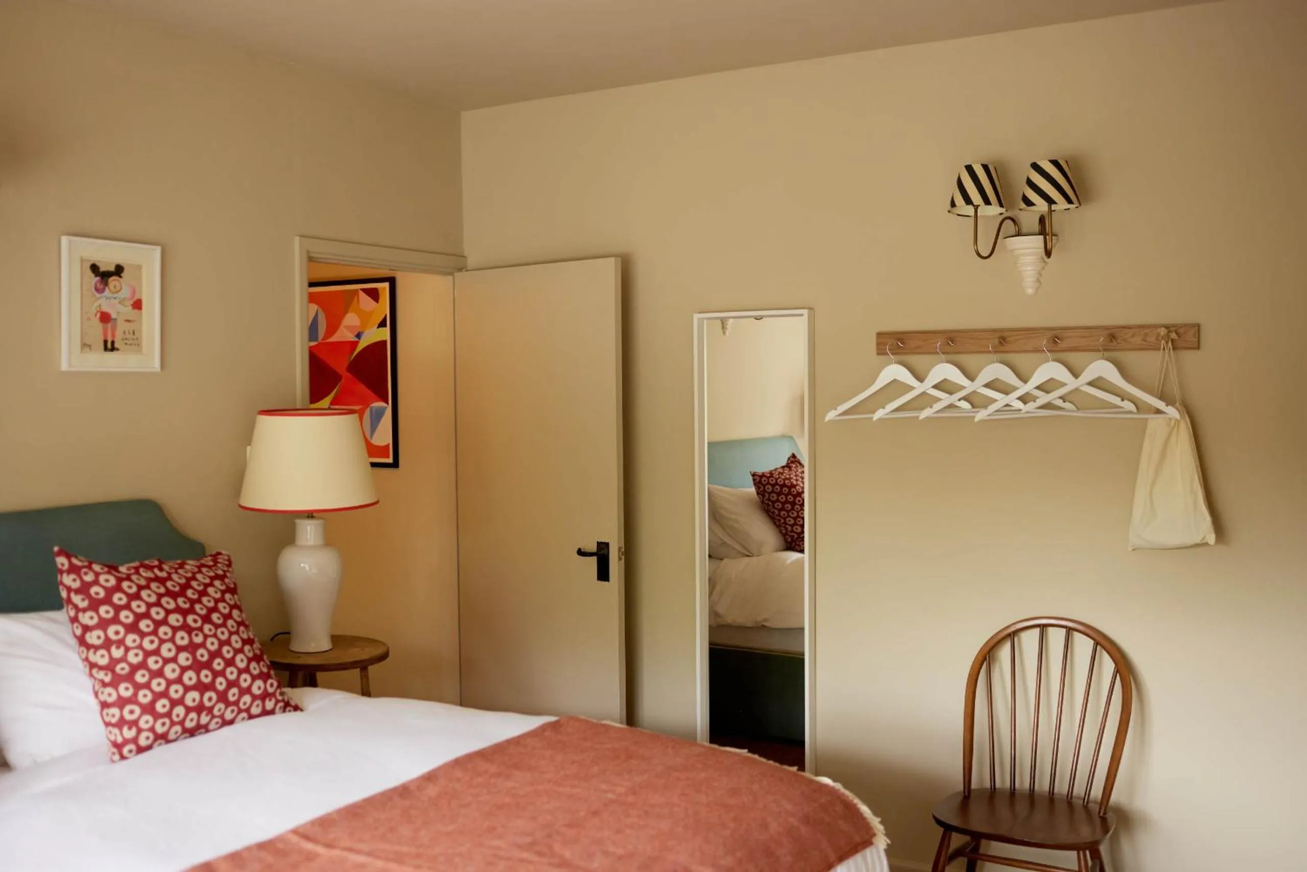 Bedroom, Bed in The Queen's Head