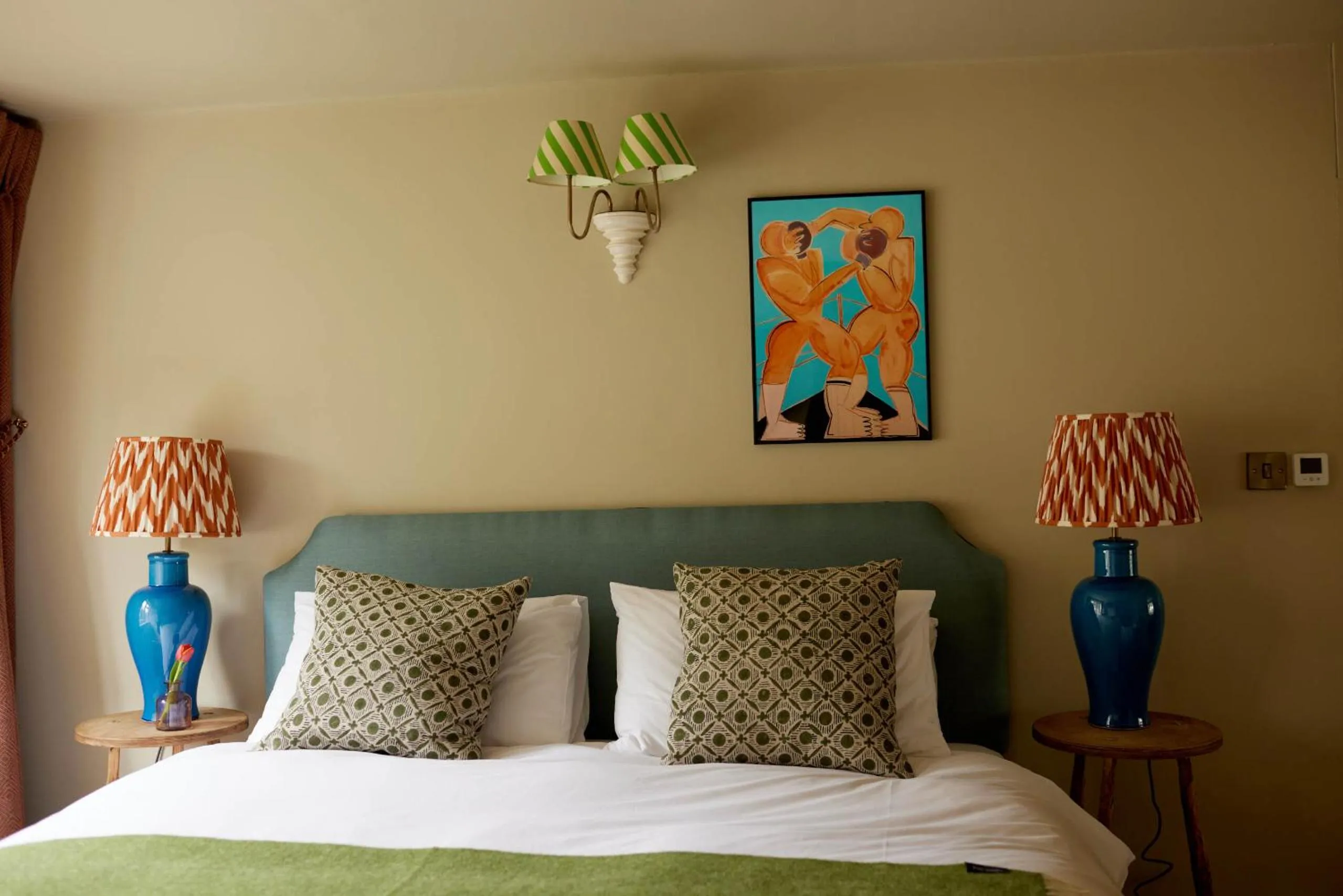 Bedroom, Bed in The Queen's Head