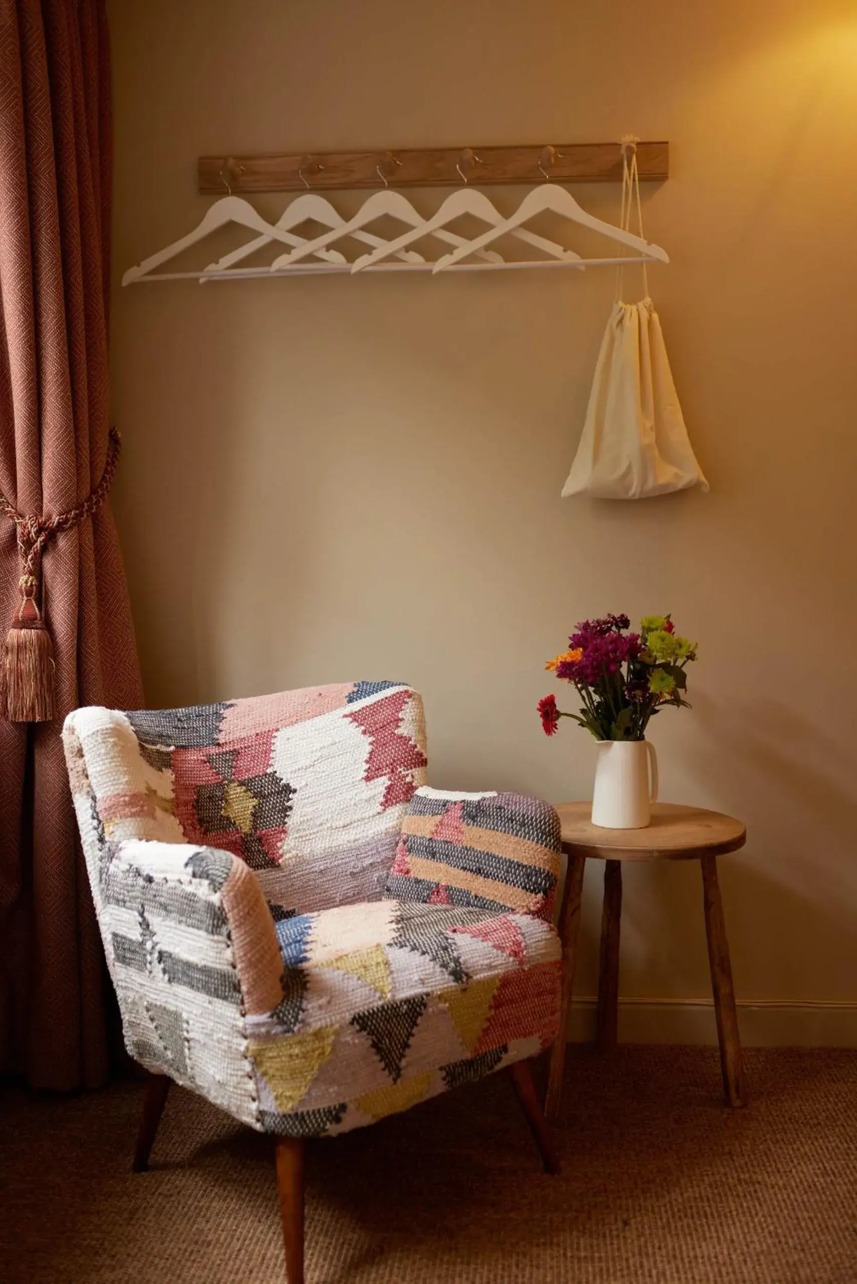 Bedroom in The Queen's Head Bedroom in The Queen's Head