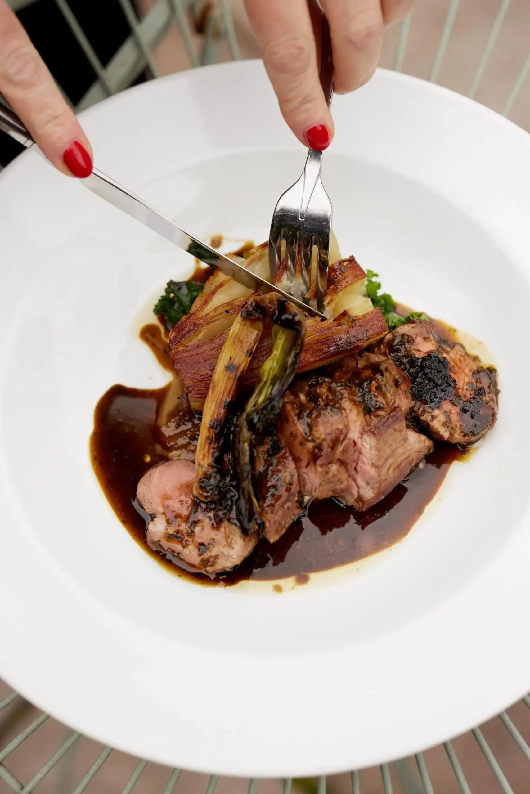 Food and drinks in The Queen's Head Food and drinks in The Queen's Head