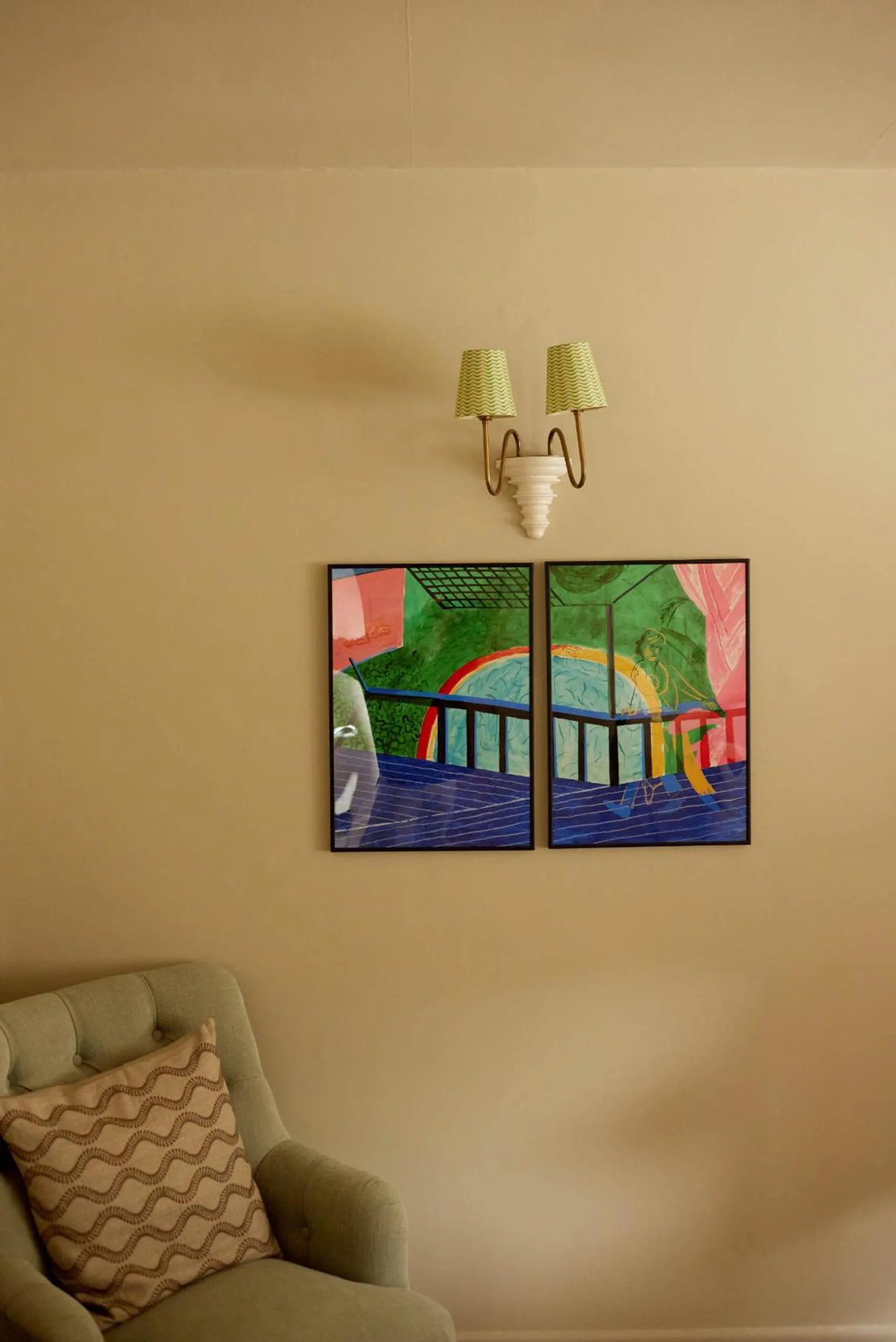 Bedroom in The Queen's Head