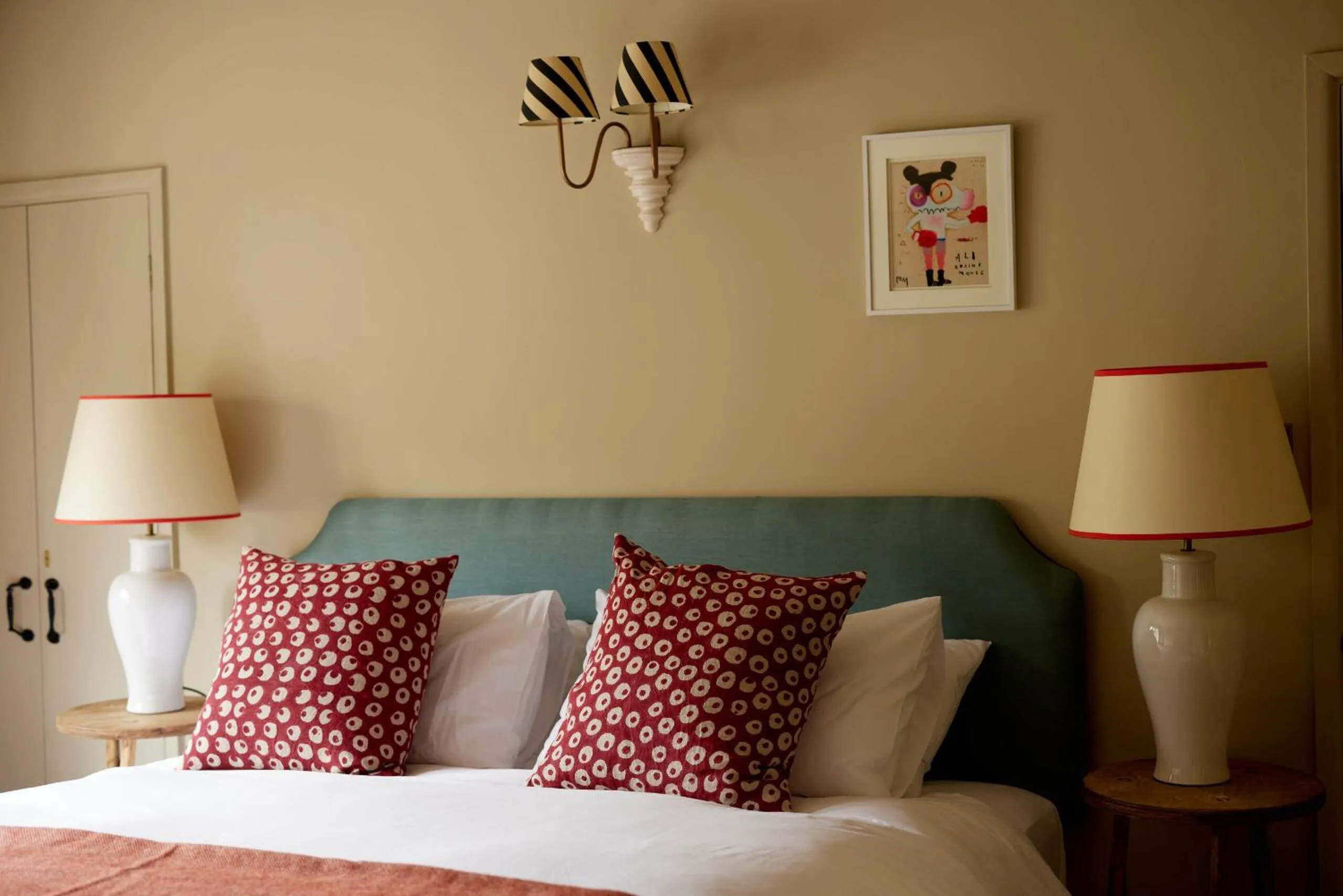 Bedroom, Bed in The Queen's Head