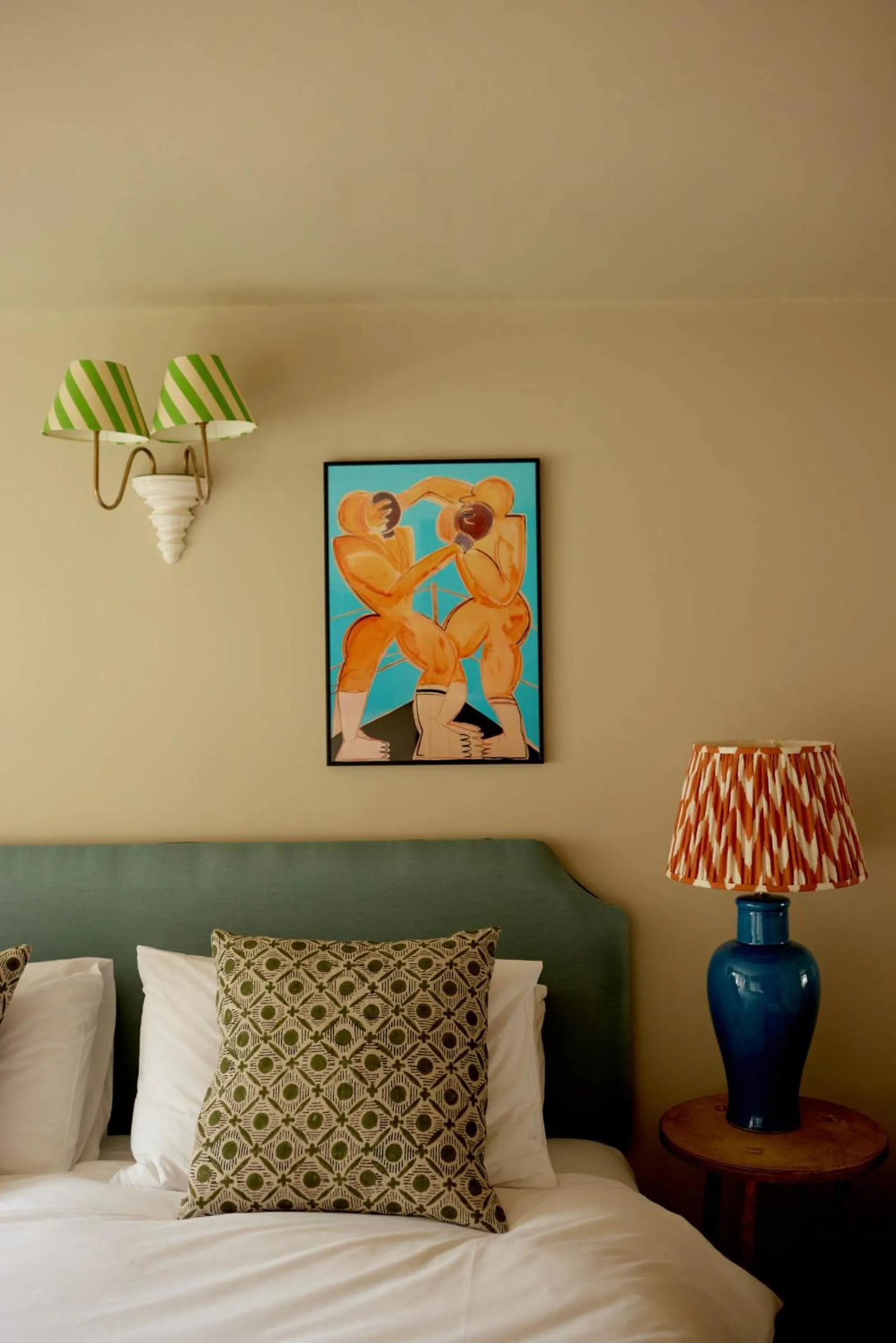 Bedroom, Bed in The Queen's Head