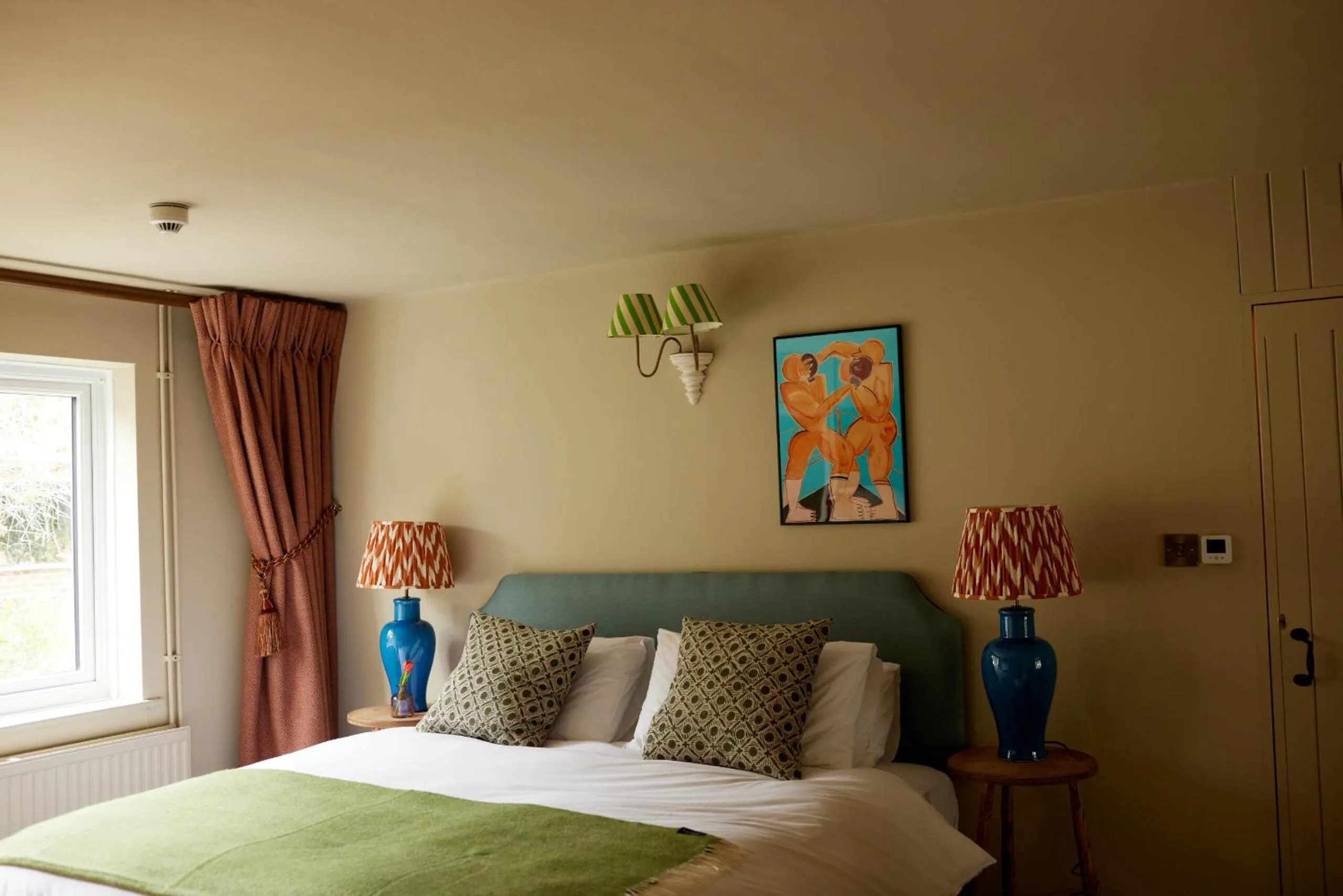 Bedroom, Bed in The Queen's Head