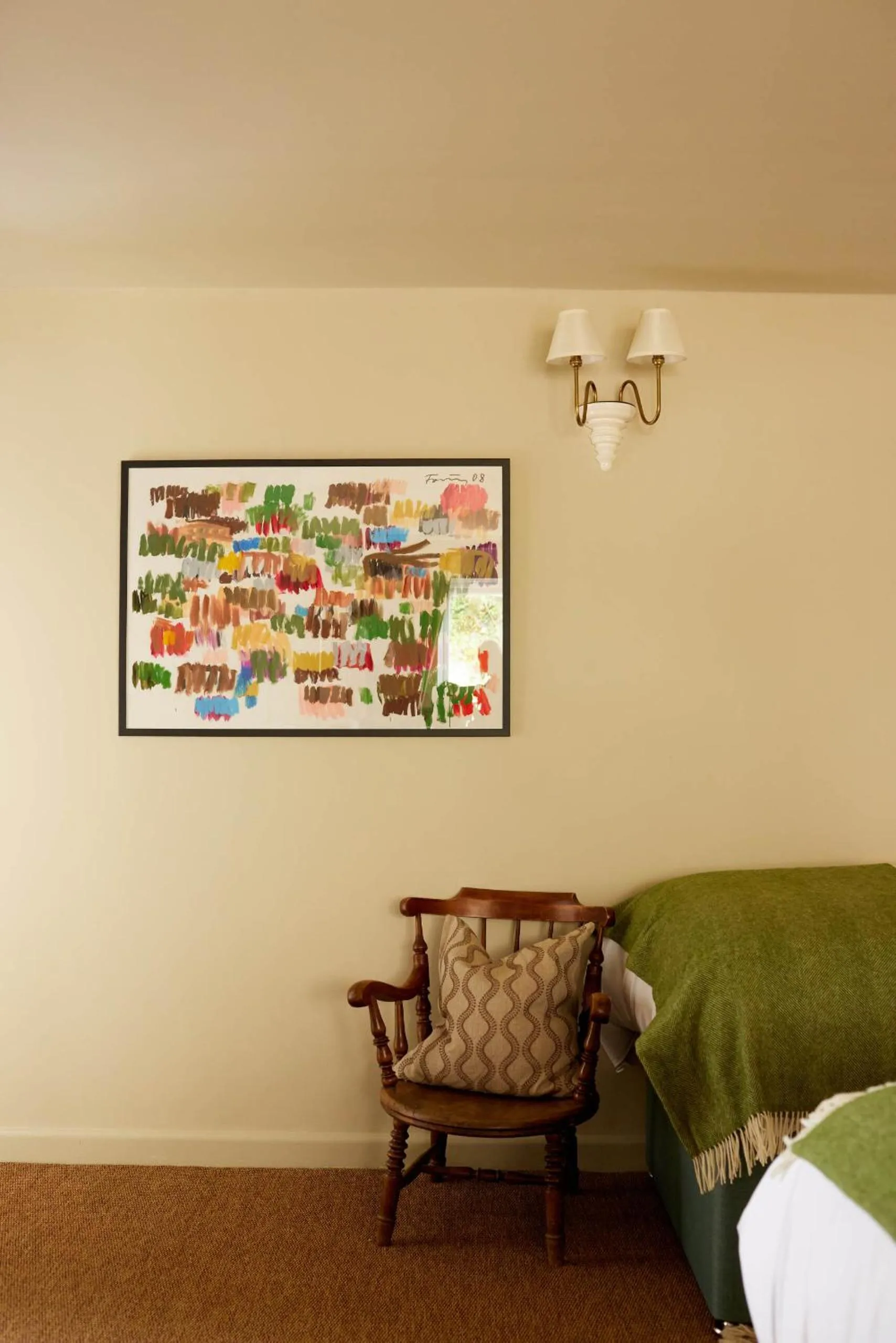 Bedroom in The Queen's Head