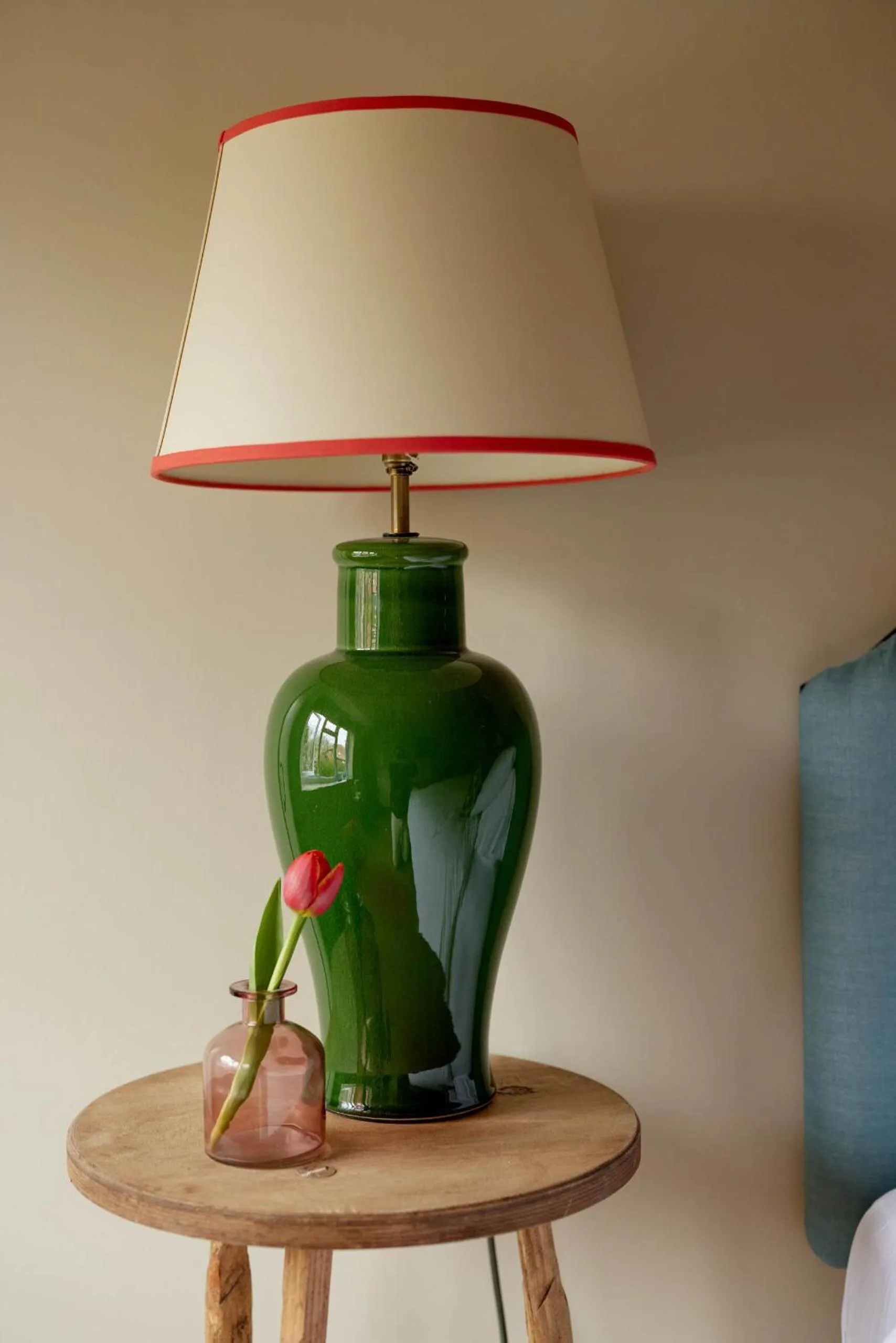 Bedroom in The Queen's Head