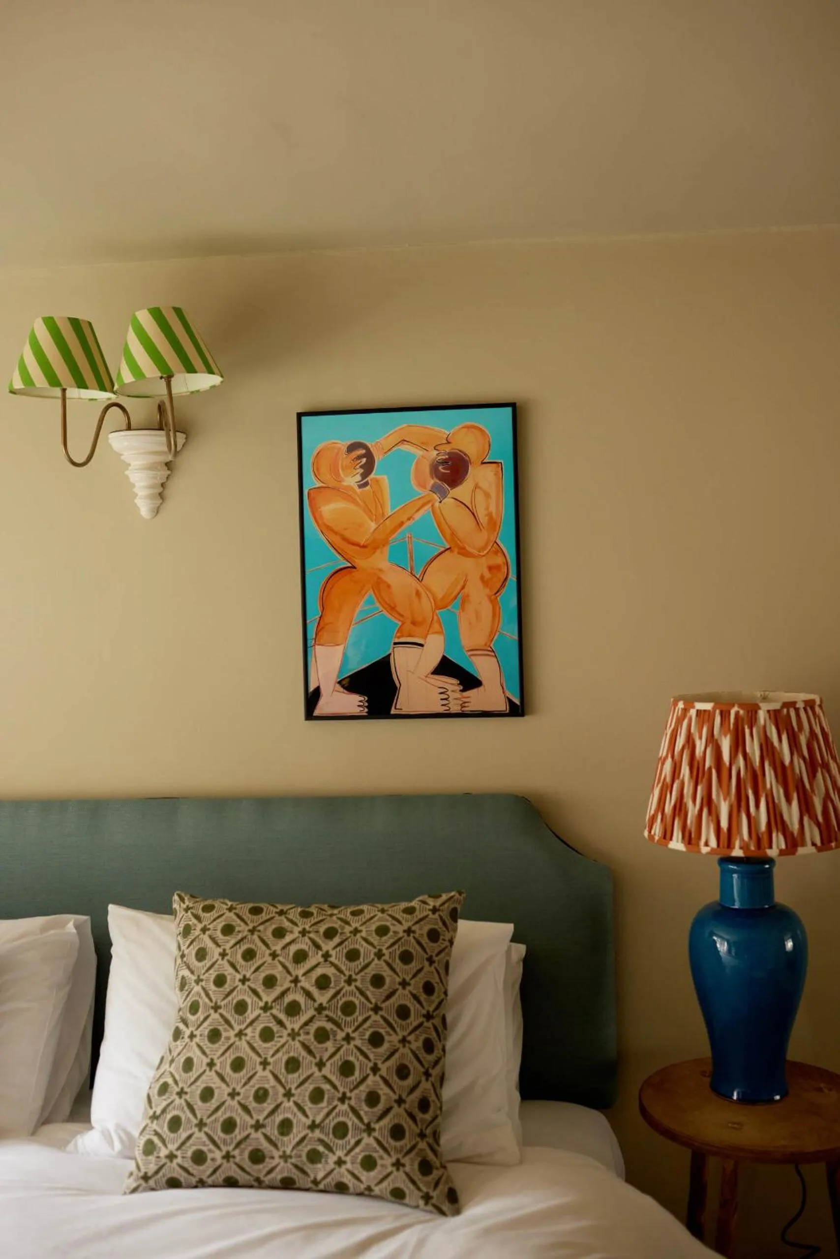 Bedroom, Bed in The Queen's Head