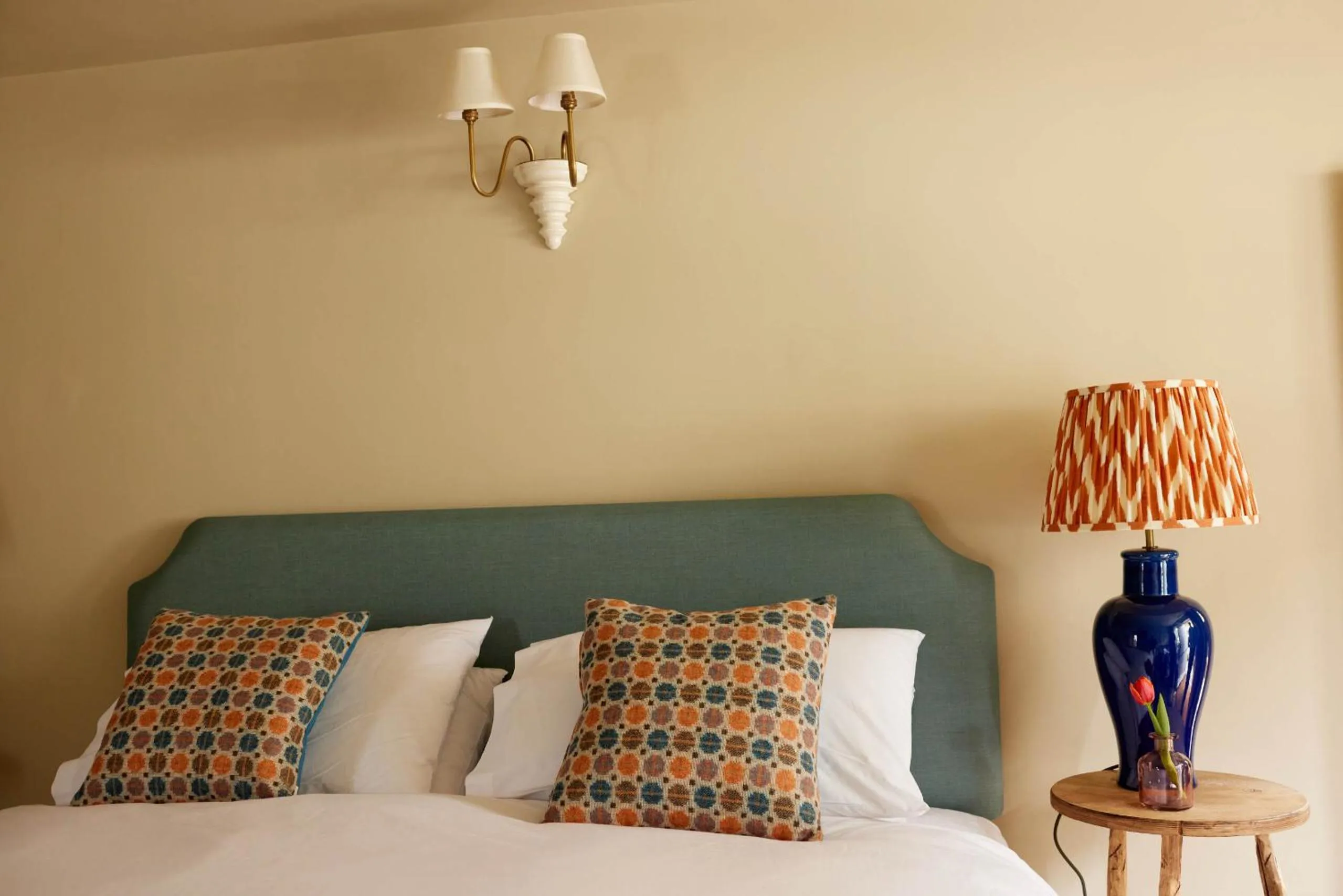 Bedroom, Bed in The Queen's Head