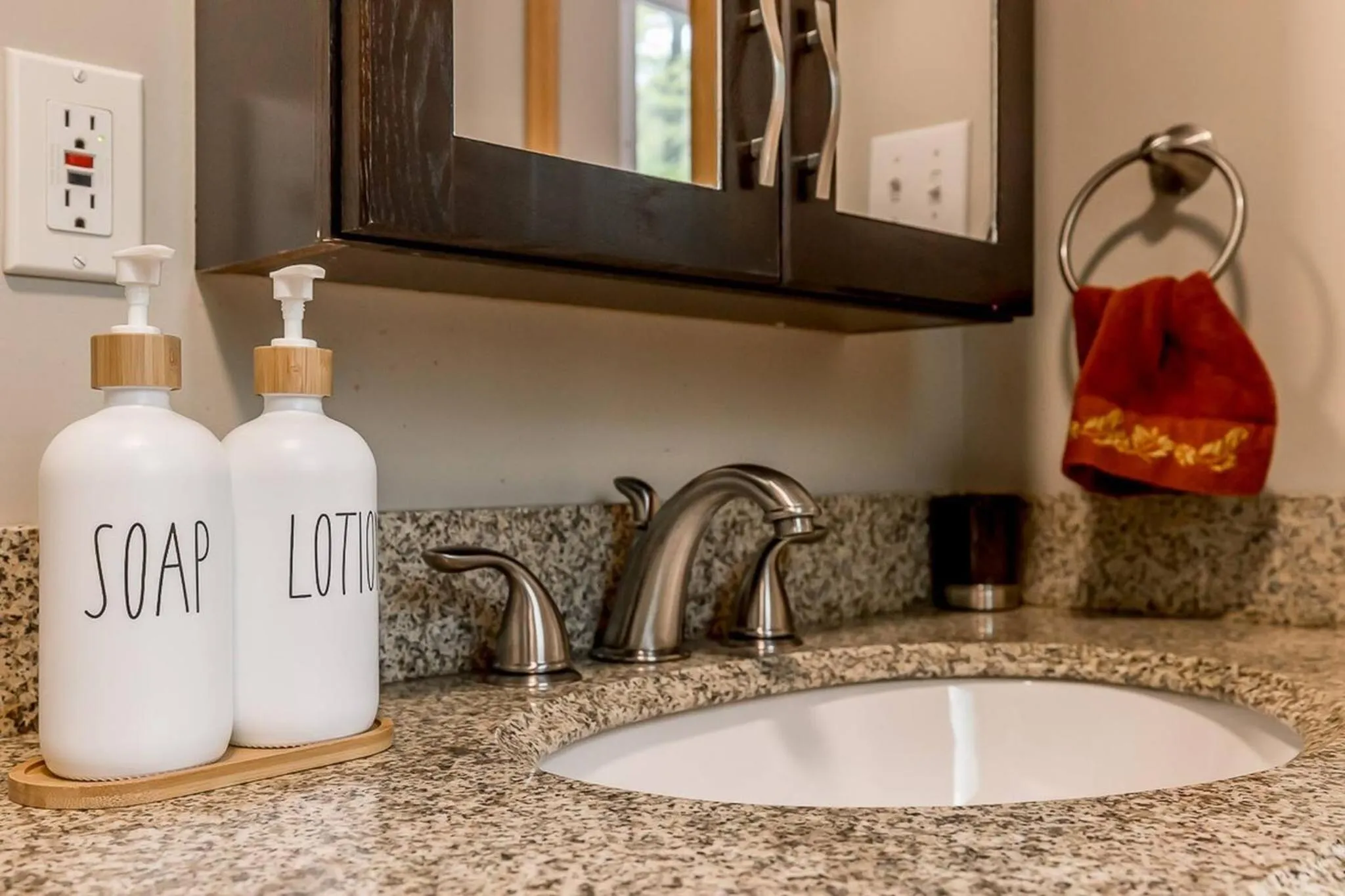 Muskoka Lakeshore Cottage Bliss