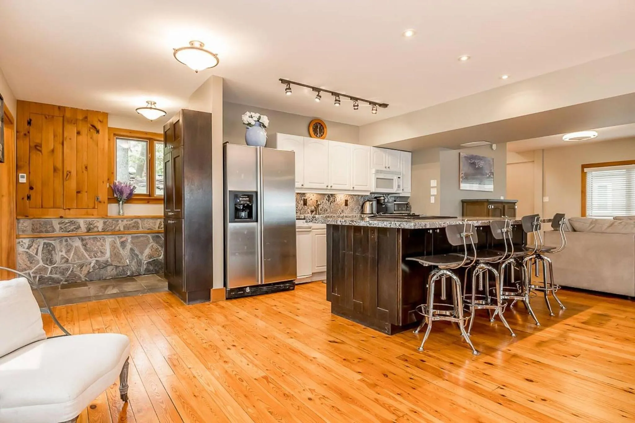 Muskoka Lakeshore Cottage Bliss