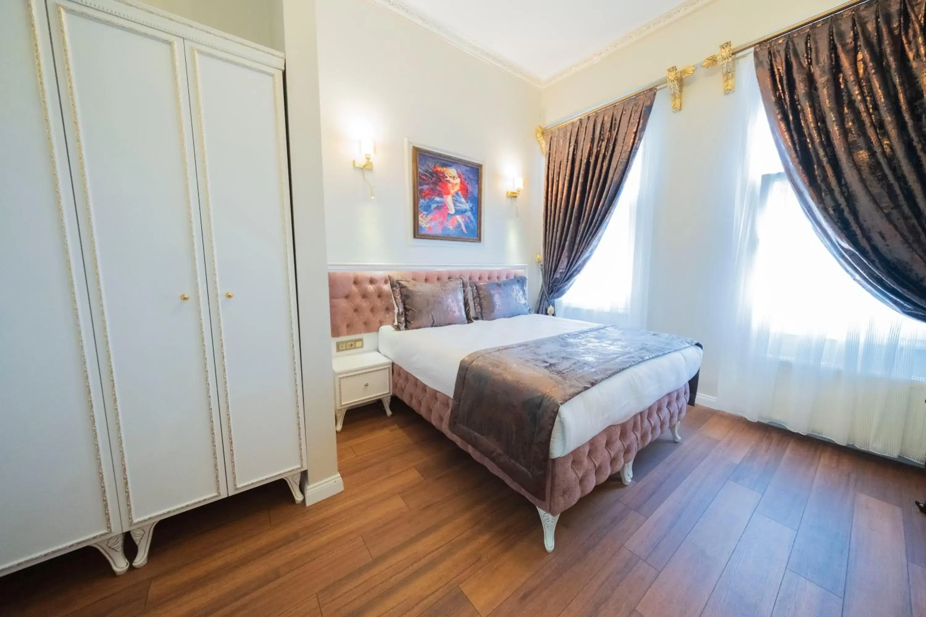 Bed in Solomon's Mansion Hotel Istanbul Bed in Solomon's Mansion Hotel Istanbul