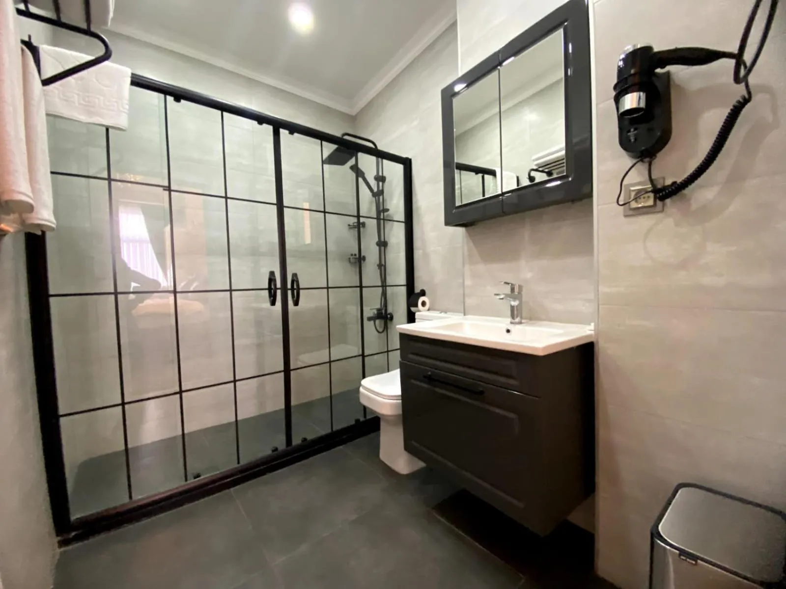 Shower in Solomon's Mansion Hotel Istanbul