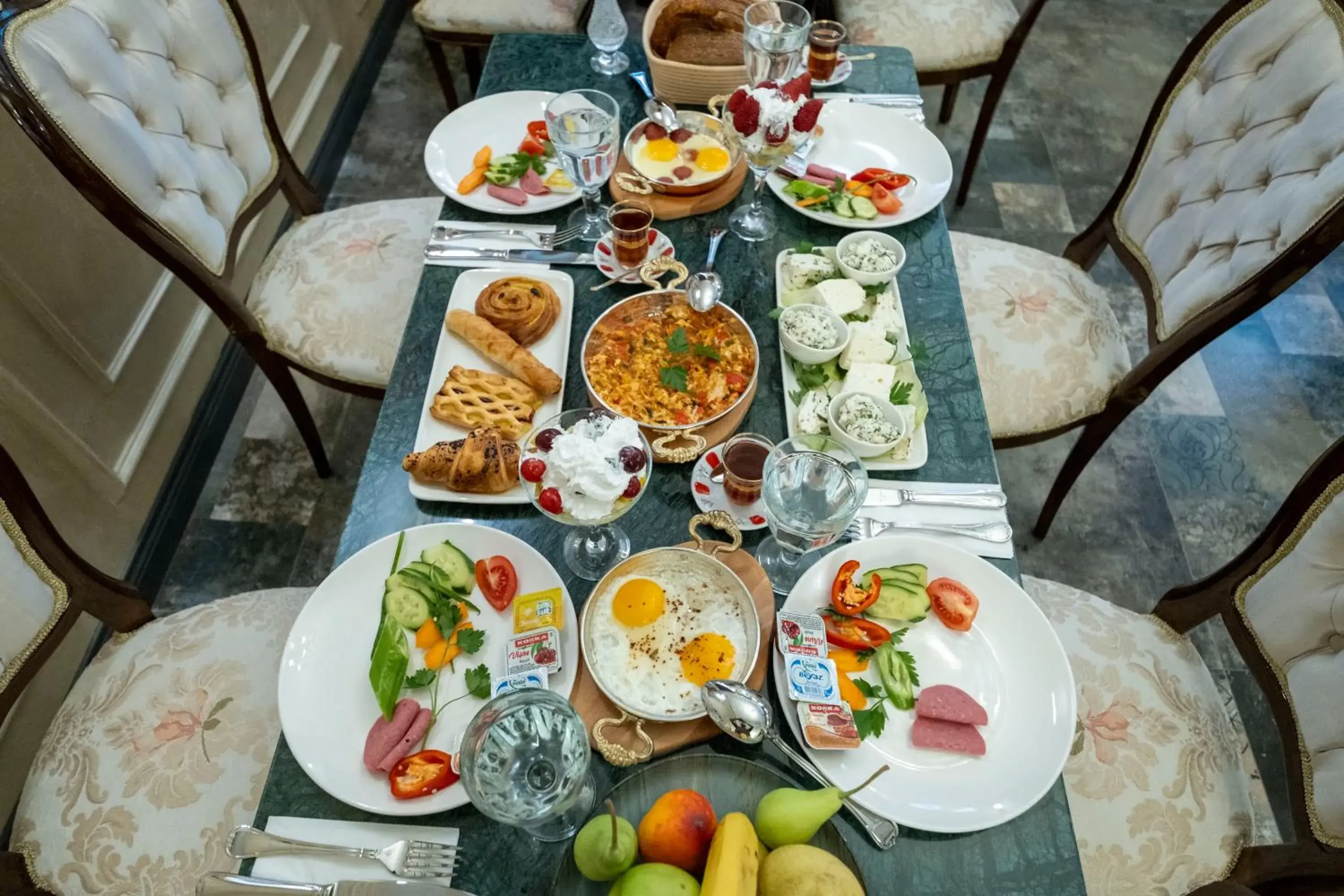 Restaurant/places to eat in Solomon's Mansion Hotel Istanbul Restaurant/places to eat in Solomon's Mansion Hotel Istanbul