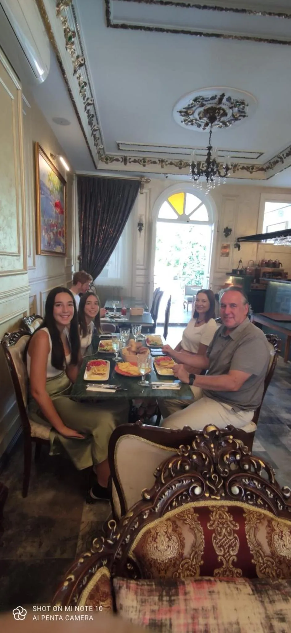 Restaurant/places to eat in Solomon's Mansion Hotel Istanbul