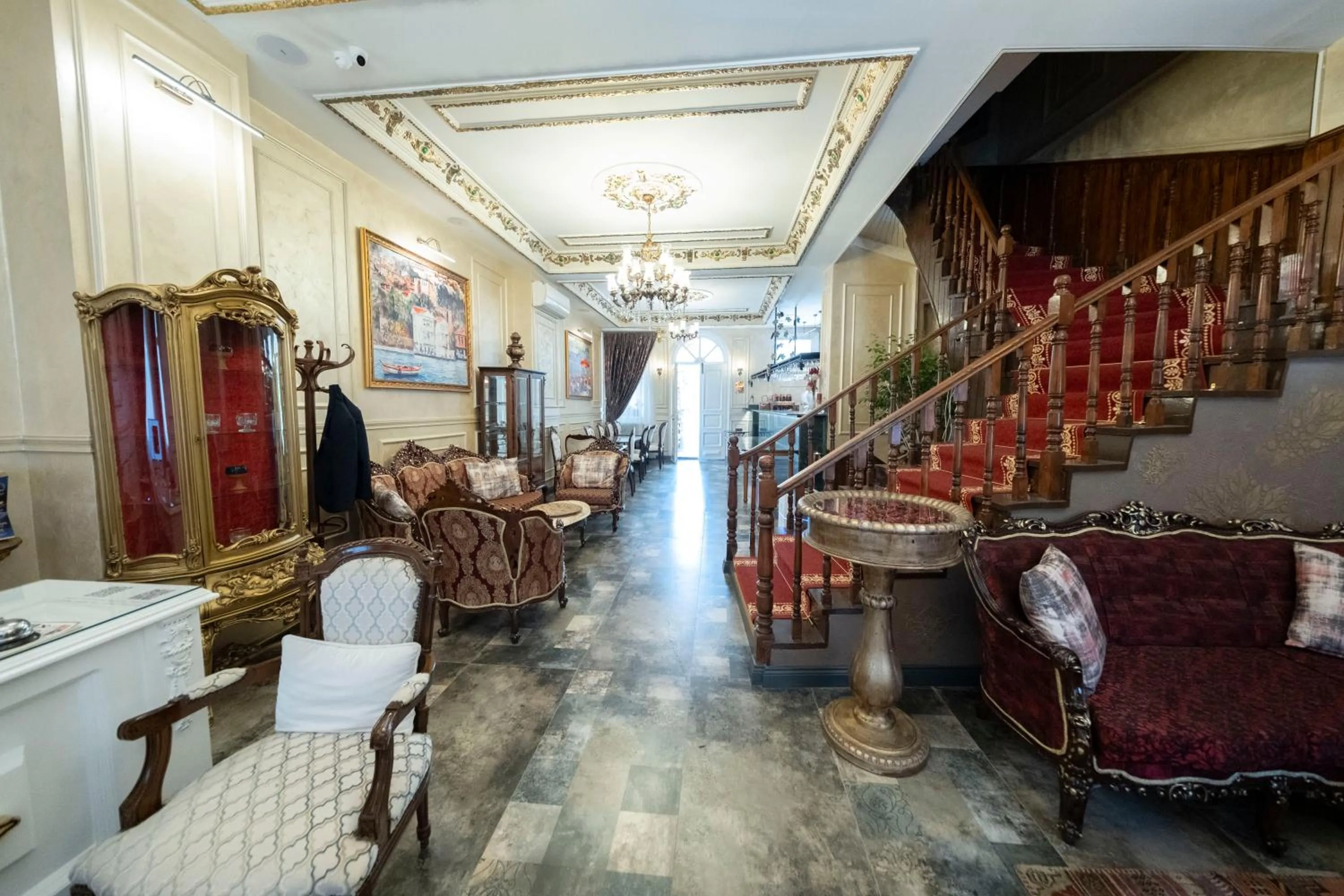 Living room in Solomon's Mansion Hotel Istanbul