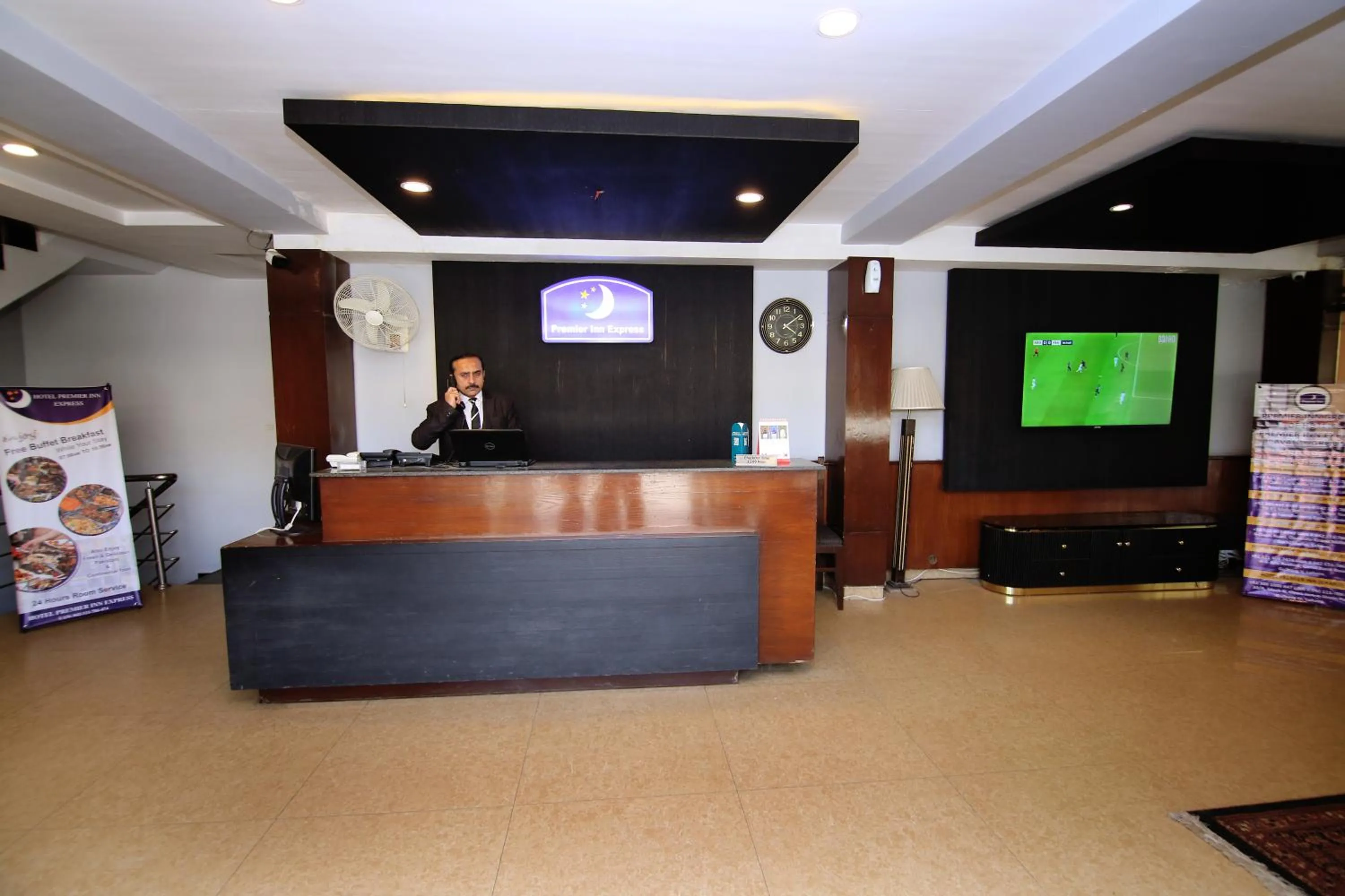 Lobby or reception in Premier Inn Express Gulberg Lahore