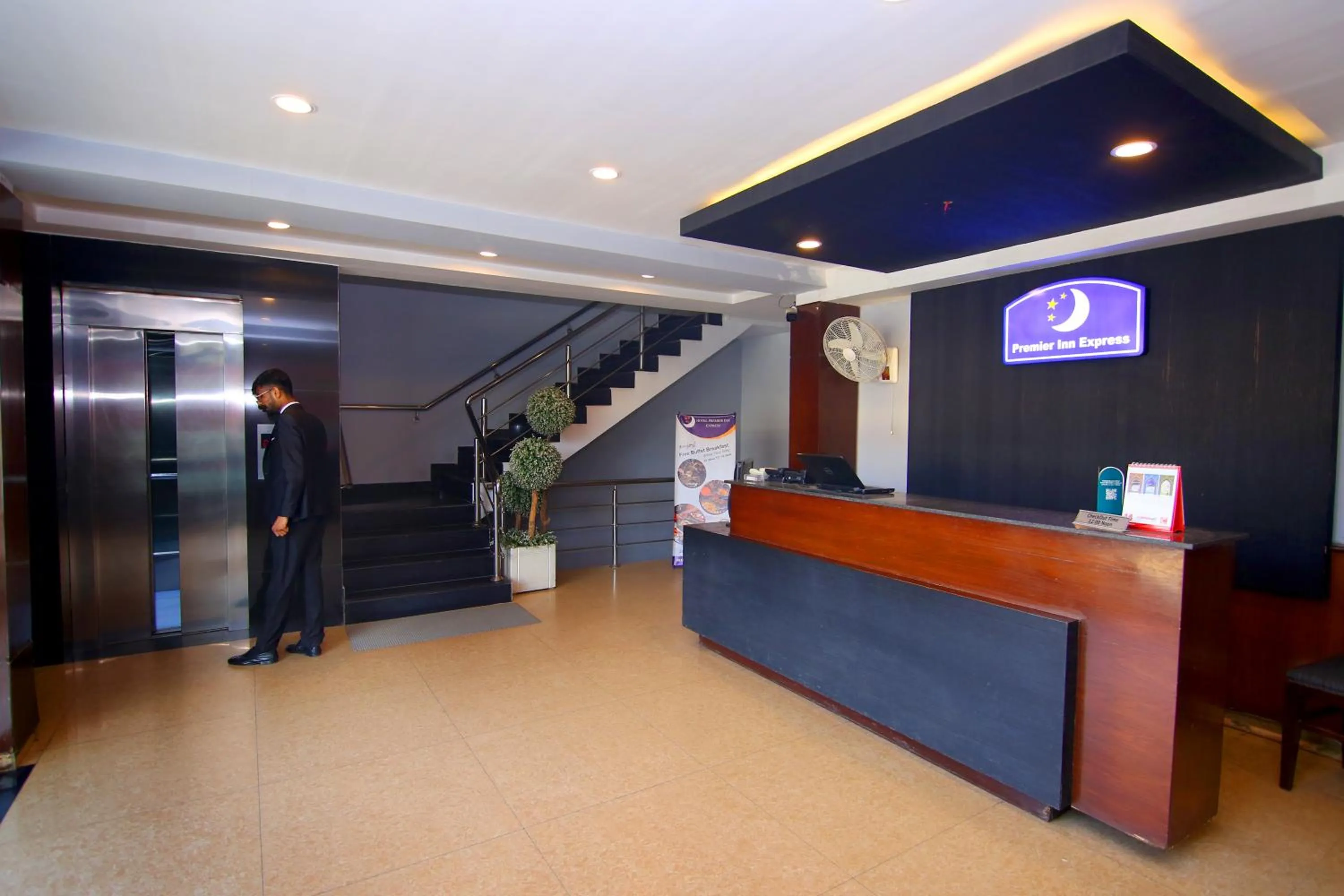 Lobby or reception in Premier Inn Express Gulberg Lahore